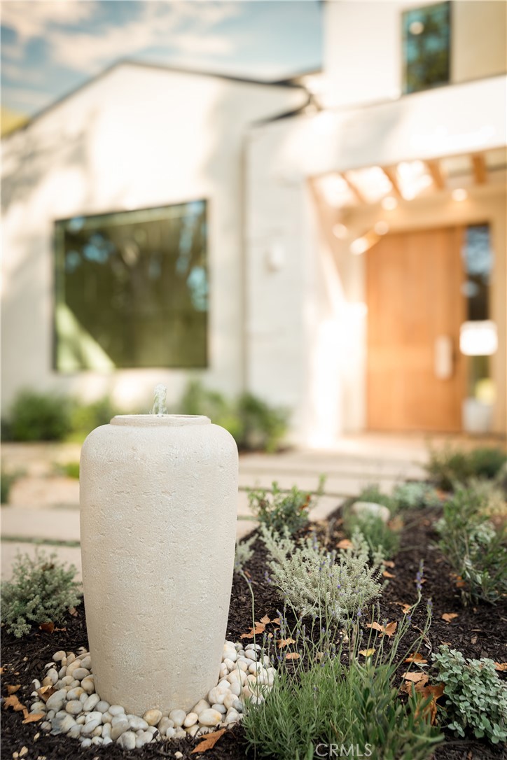 Sherman Oaks, California, 91423, United States, 6 Bedrooms Bedrooms, ,7 BathroomsBathrooms,Residential,For Sale,1990929