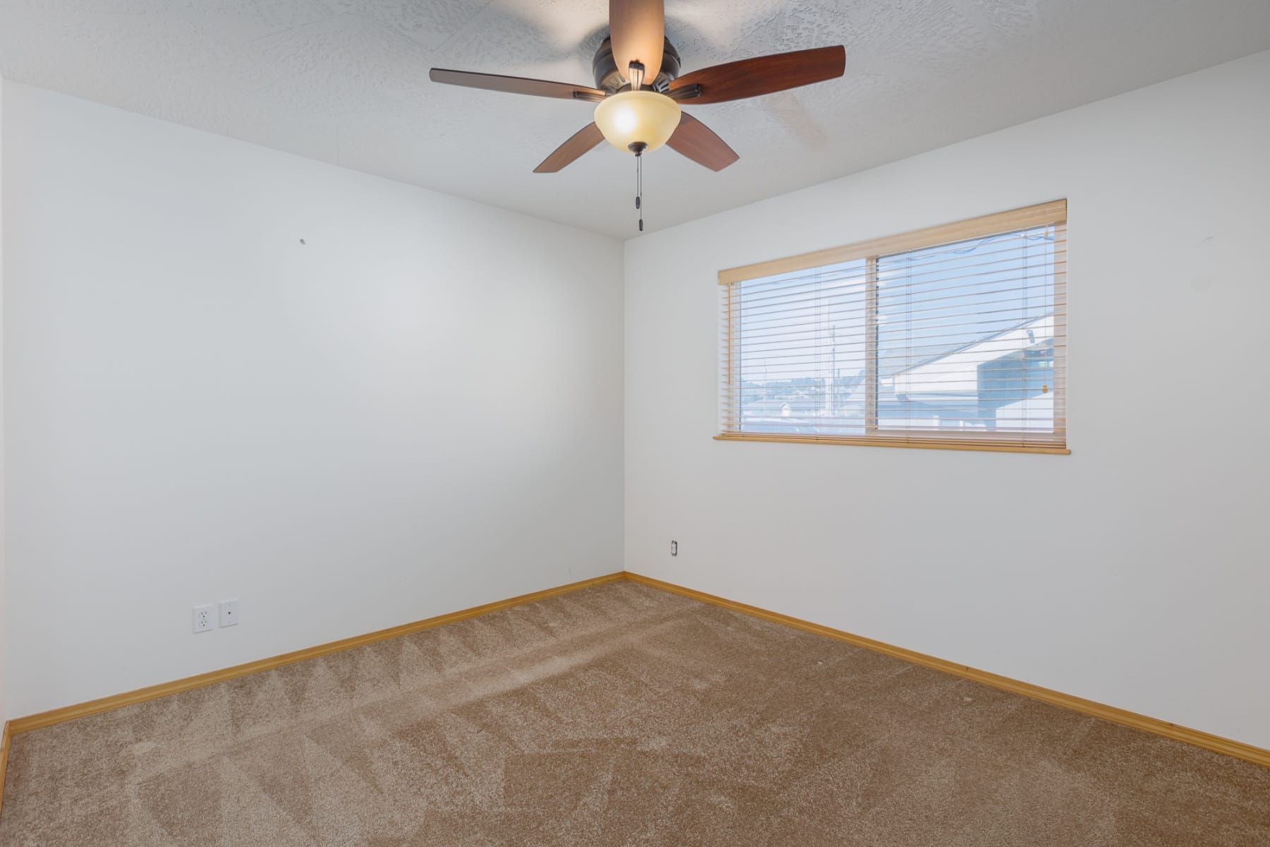  1001 NW PACIFIC WAY Waldport, OR 97394 - 物件實景