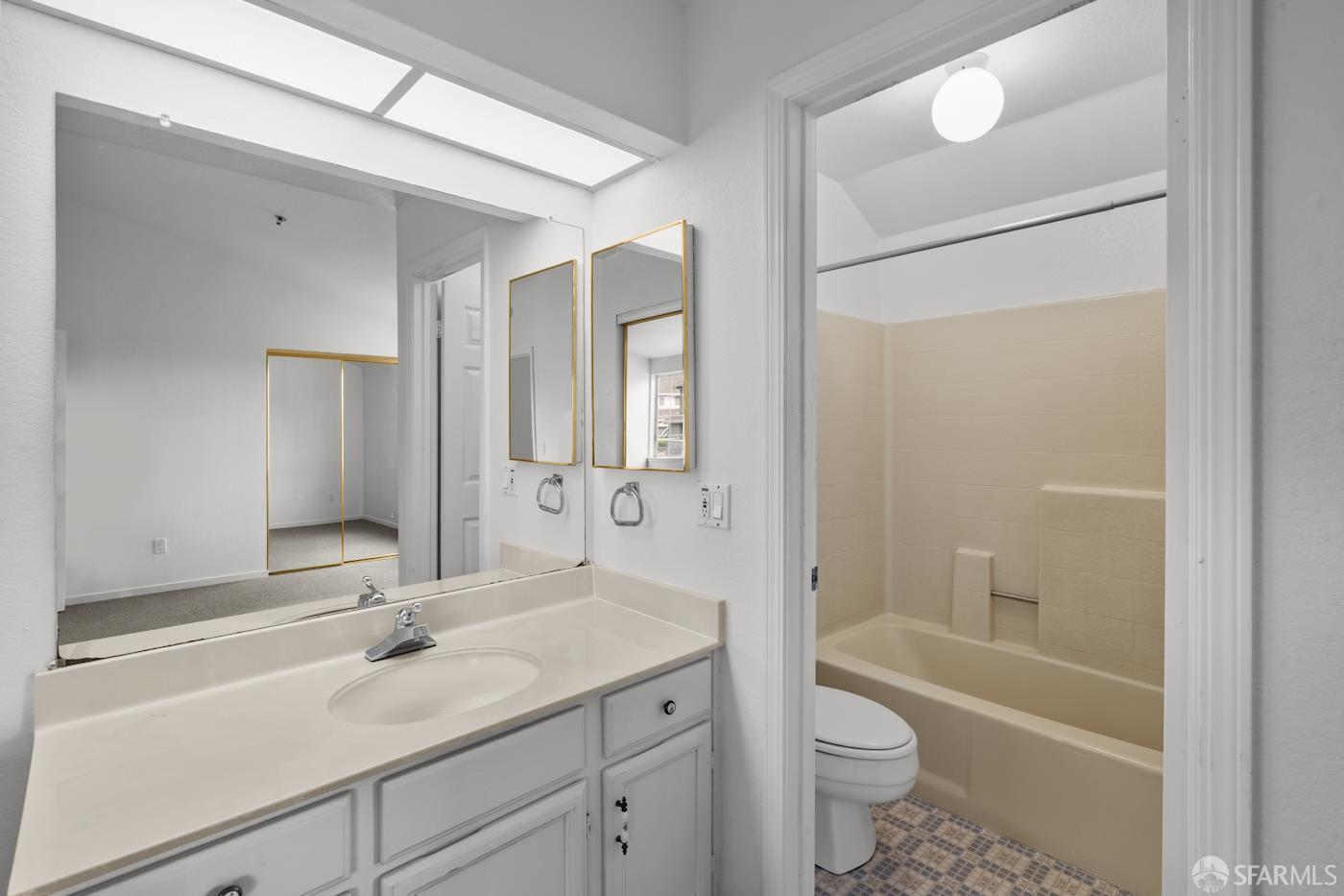 Daly City, California, 94014, United States, 2 Bedrooms Bedrooms, ,3 BathroomsBathrooms,Residential,For Sale,1938525