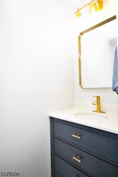 Bedminster Twp., New Jersey, 07921, United States, 3 Bedrooms Bedrooms, ,4 BathroomsBathrooms,Residential,For Sale,1989637