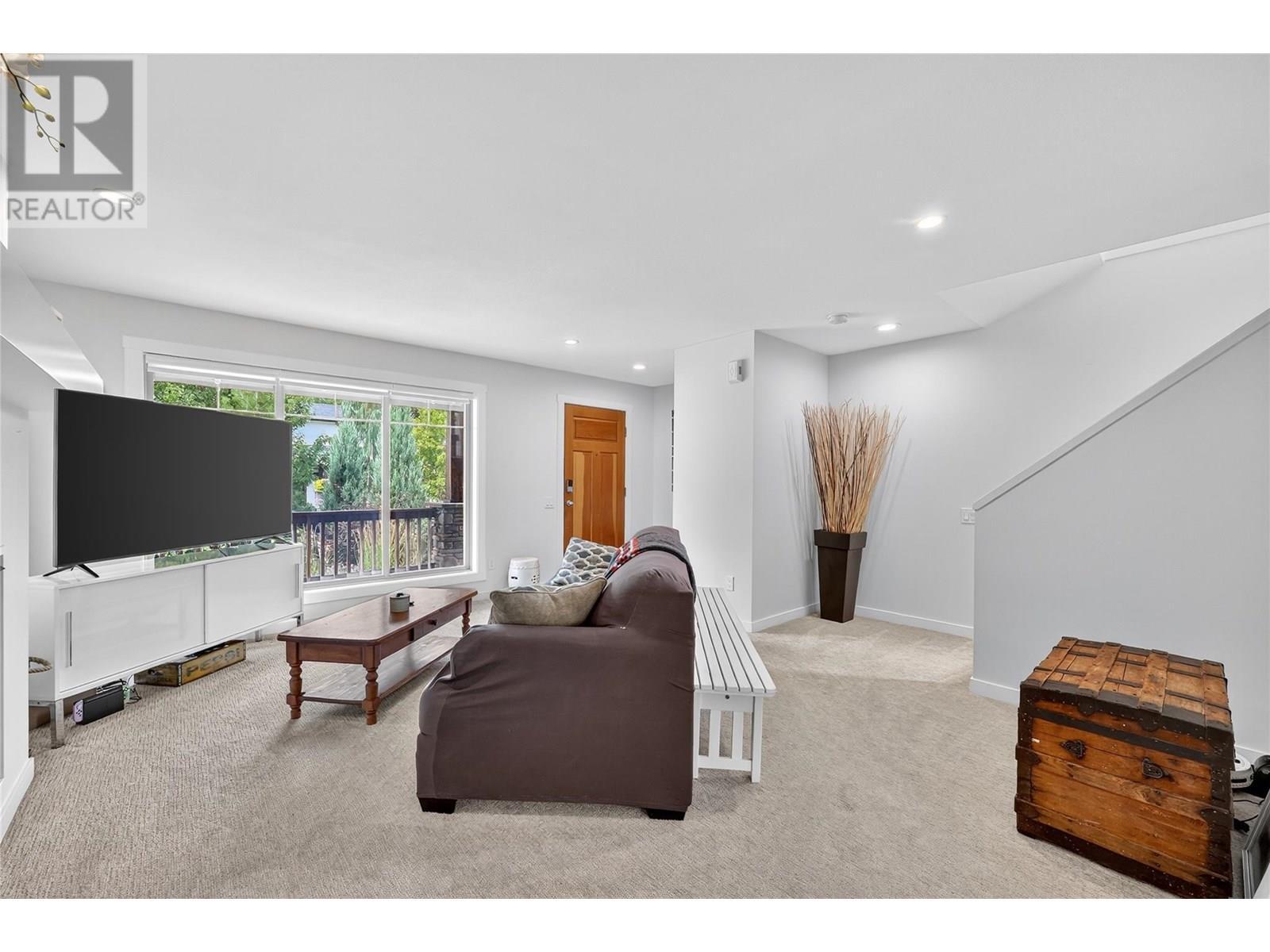 KELOWNA, British Columbia, V1W 4X9, CA, 4 Bedrooms Bedrooms, ,3 BathroomsBathrooms,Residential,For Sale,1898520