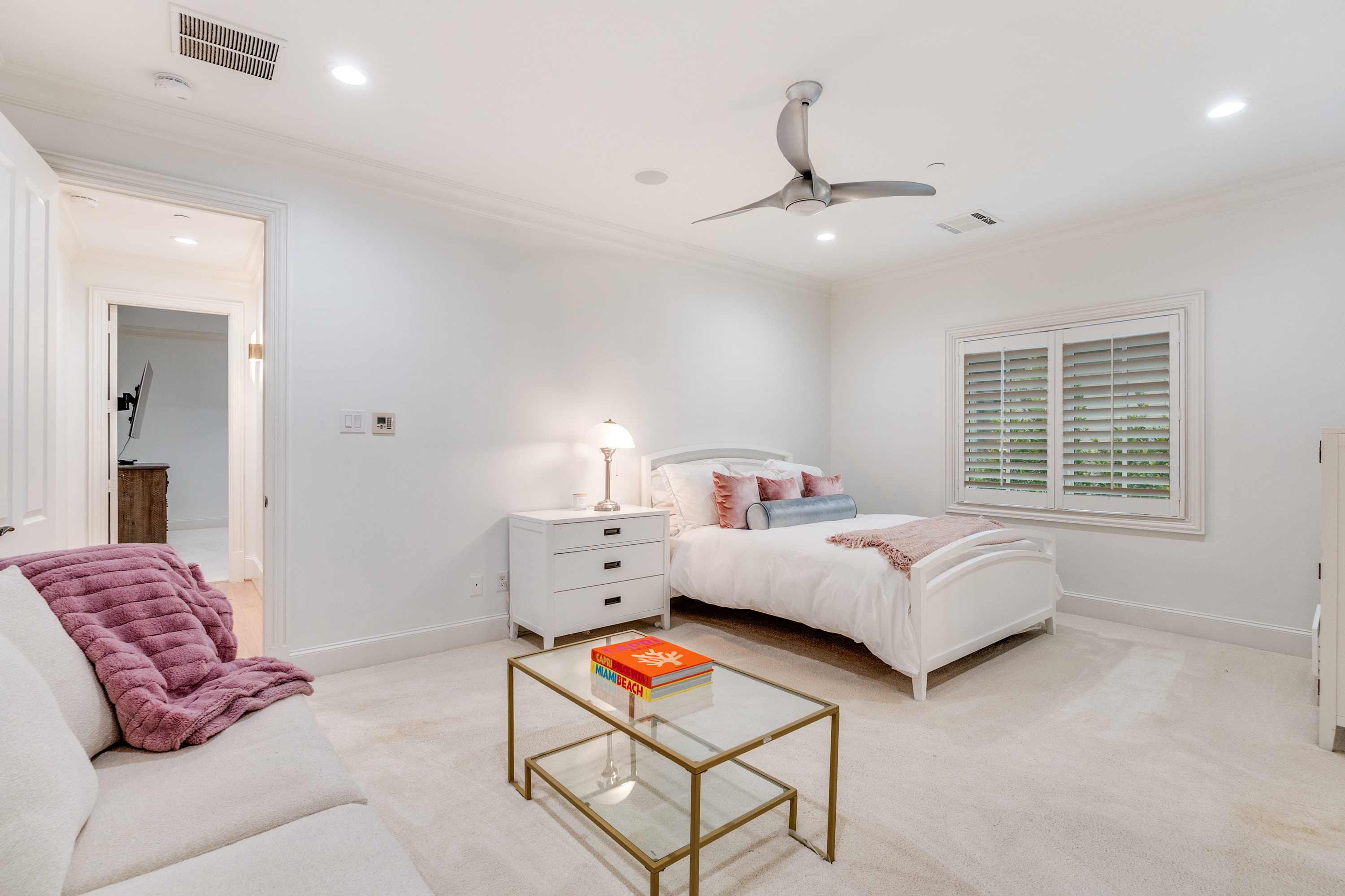  Grand, Light-Filled Retreat Designed for Entertaining in Preston Hollow - 物件實景