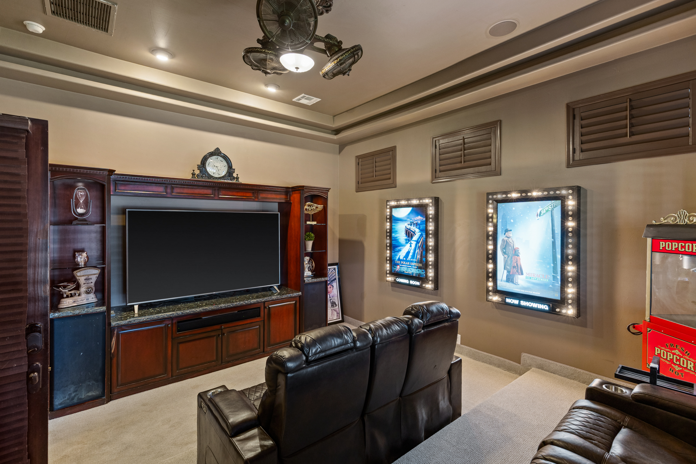 Tempe, Arizona, 85284, United States, 5 Bedrooms Bedrooms, ,3 BathroomsBathrooms,Residential,For Sale,1989924