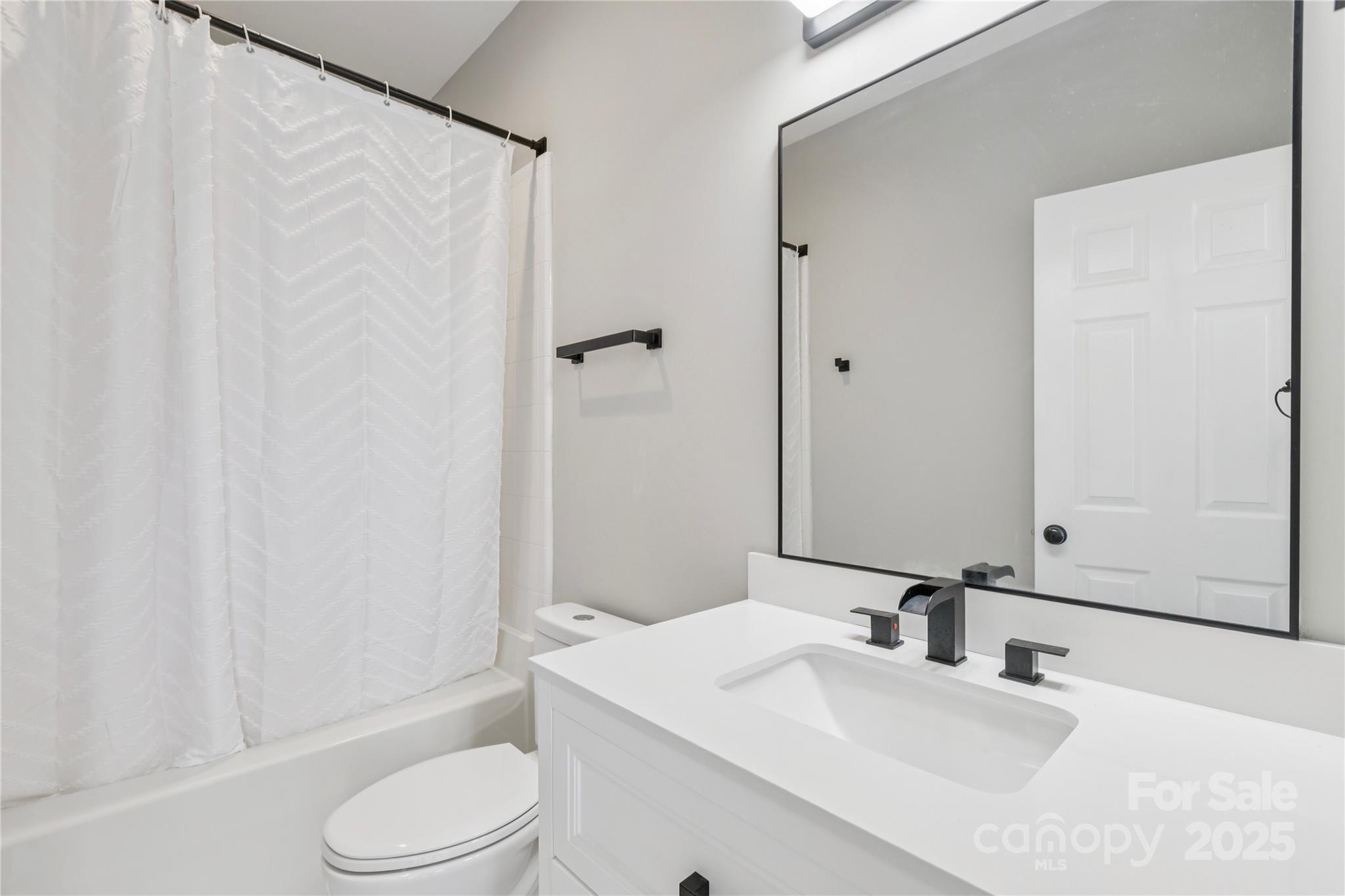 Charlotte, North Carolina, 28204, United States, 2 Bedrooms Bedrooms, ,3 BathroomsBathrooms,Residential,For Sale,1917401