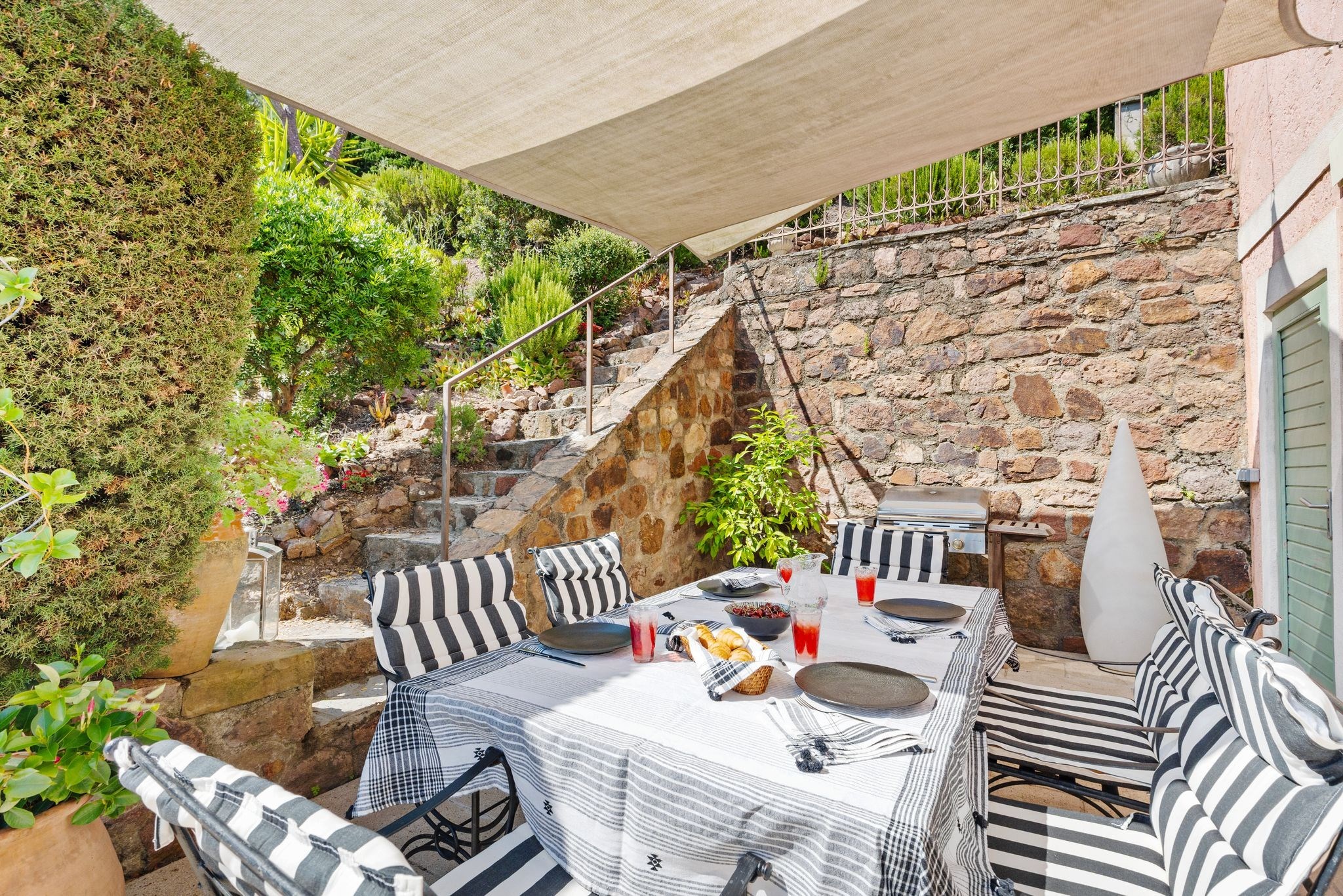  Théoule-sur-Mer elegant provençal villa in a serene natural setting - 物件實景