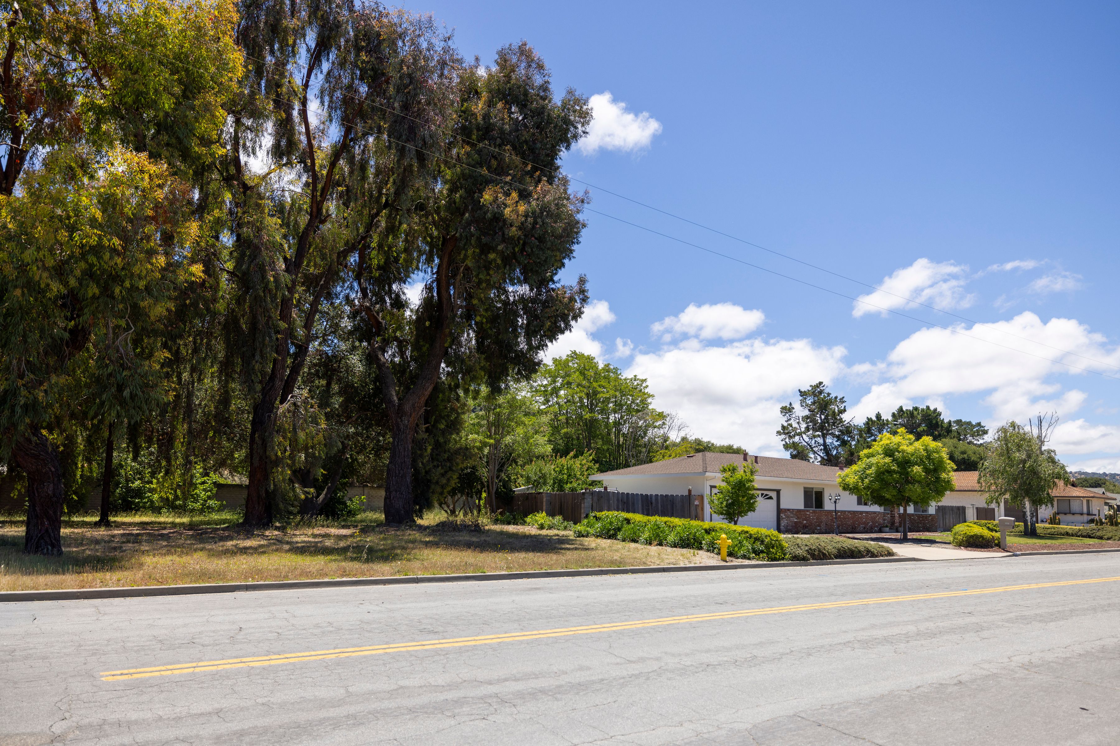  20091 Portola Drive - 物件實景