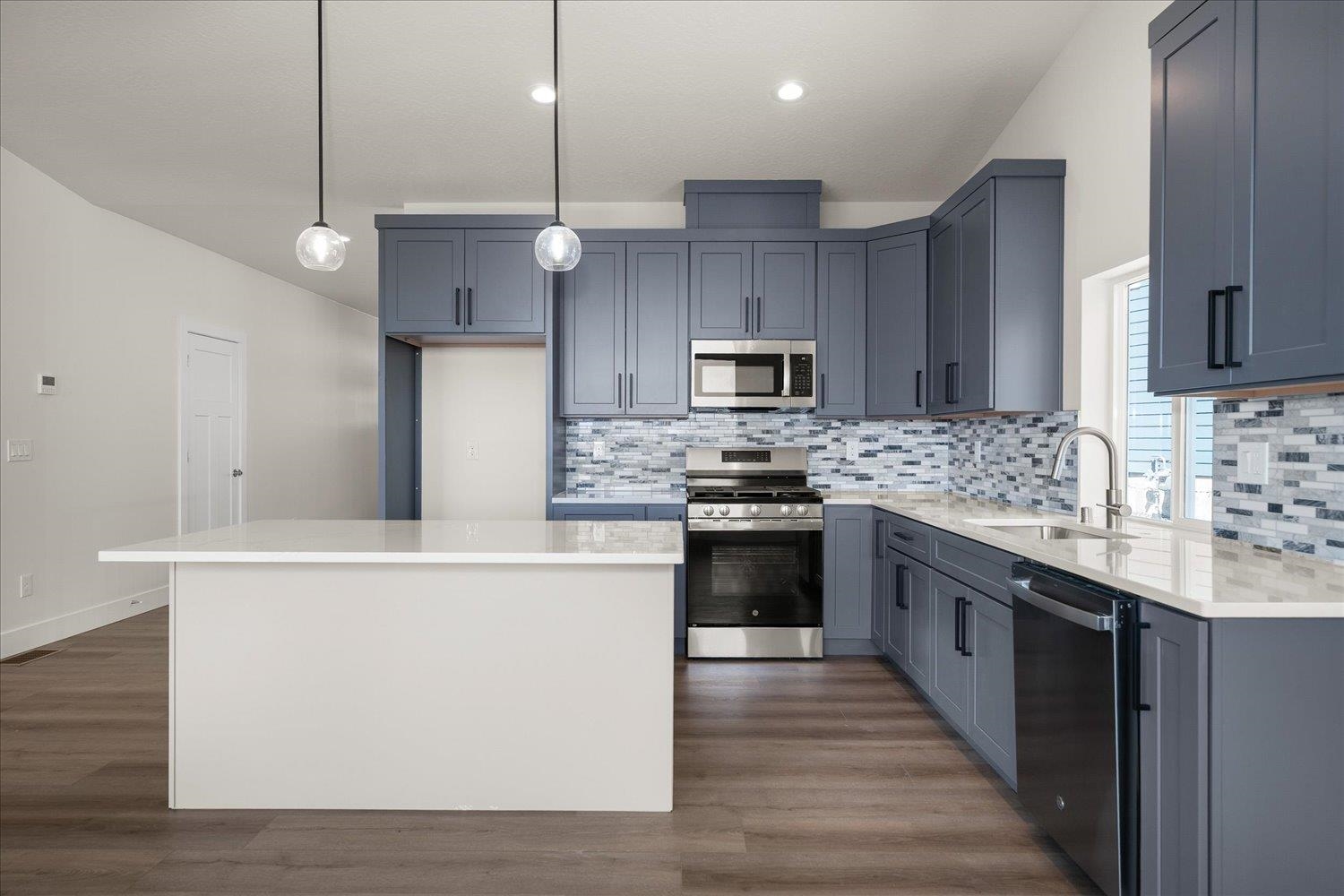 Spokane, Washington, 99208, United States, 4 Bedrooms Bedrooms, ,3 BathroomsBathrooms,Residential,For Sale,1940467