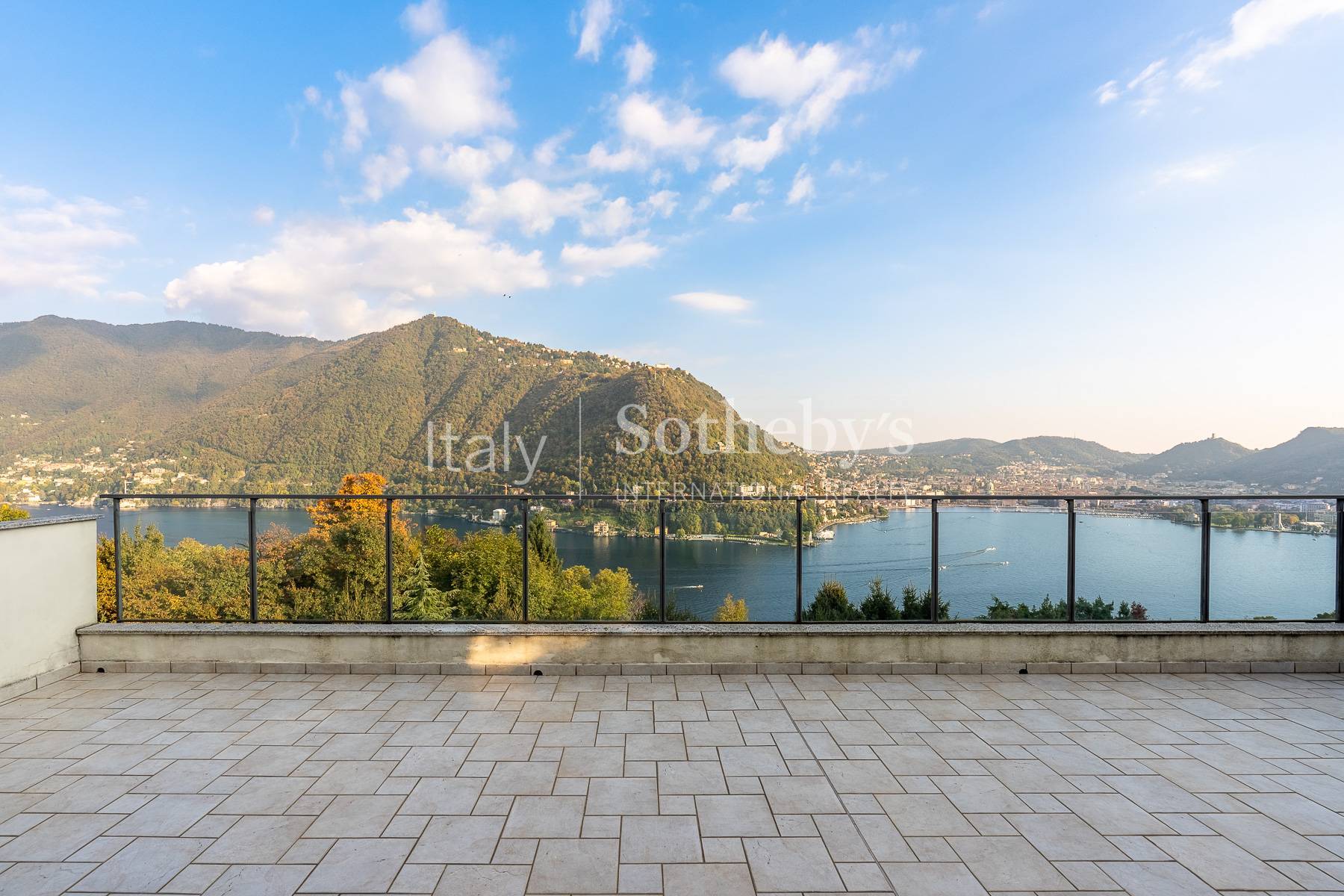  Prestigious modern villa with lake view - 物件實景