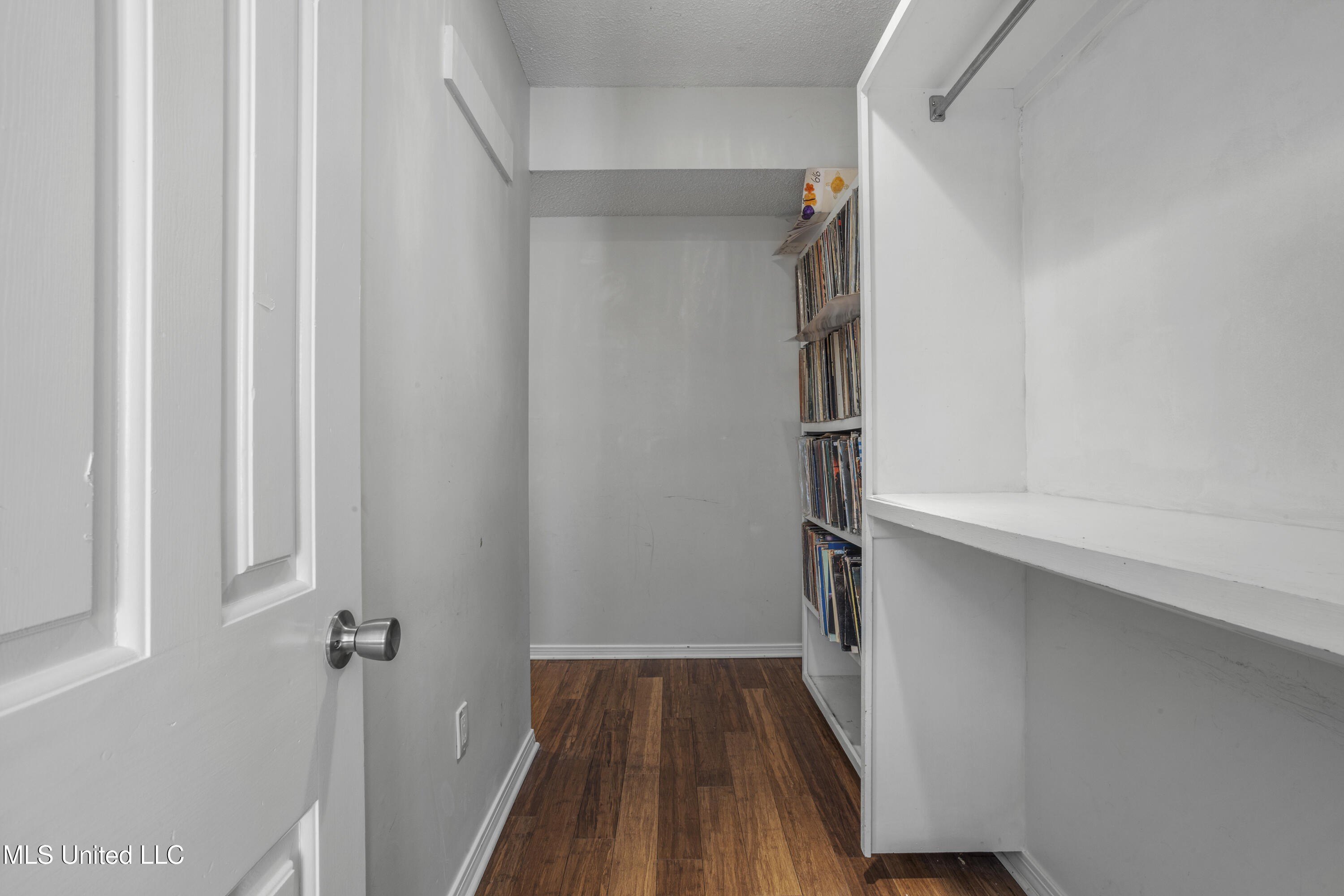 Gulfport, Mississippi, 39507, United States, 4 Bedrooms Bedrooms, ,4 BathroomsBathrooms,Residential,For Sale,1974539