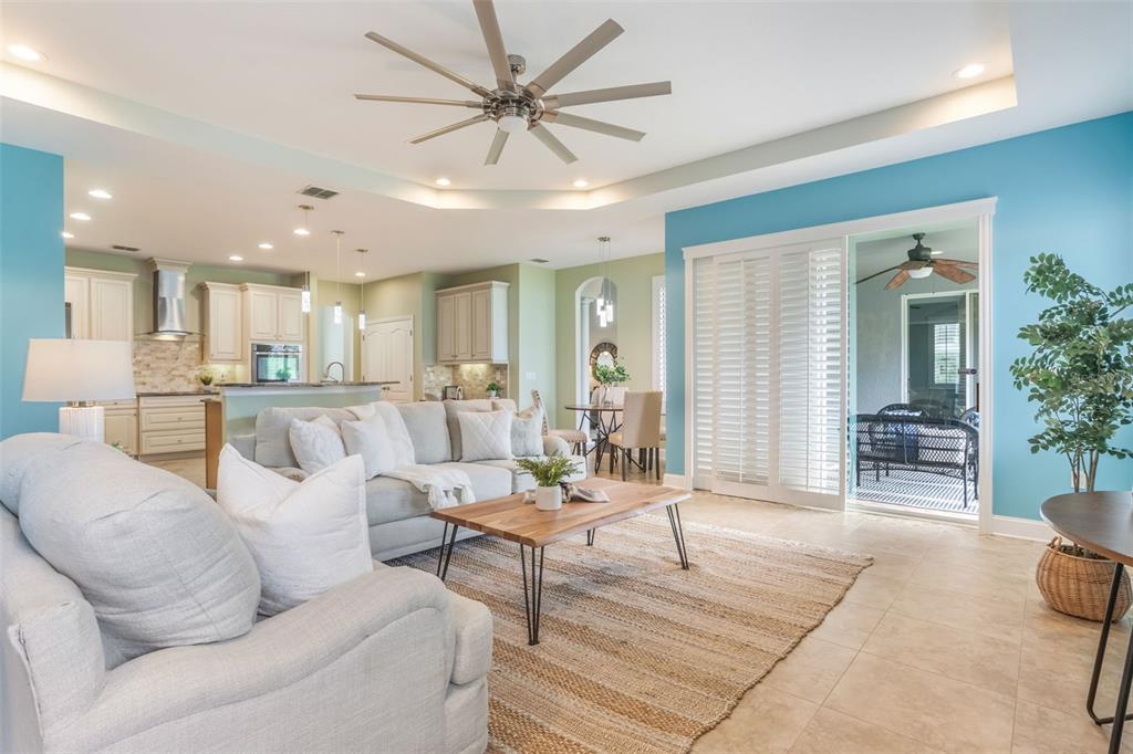 Orlando, Florida, 32820, United States, 4 Bedrooms Bedrooms, ,3 BathroomsBathrooms,Residential,For Sale,1876039
