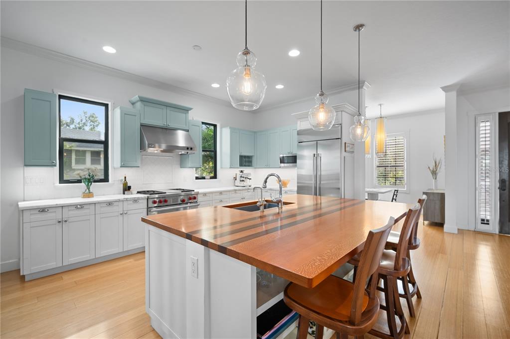 Sarasota, Florida, 34236, United States, 4 Bedrooms Bedrooms, ,4 BathroomsBathrooms,Residential,For Sale,1992105