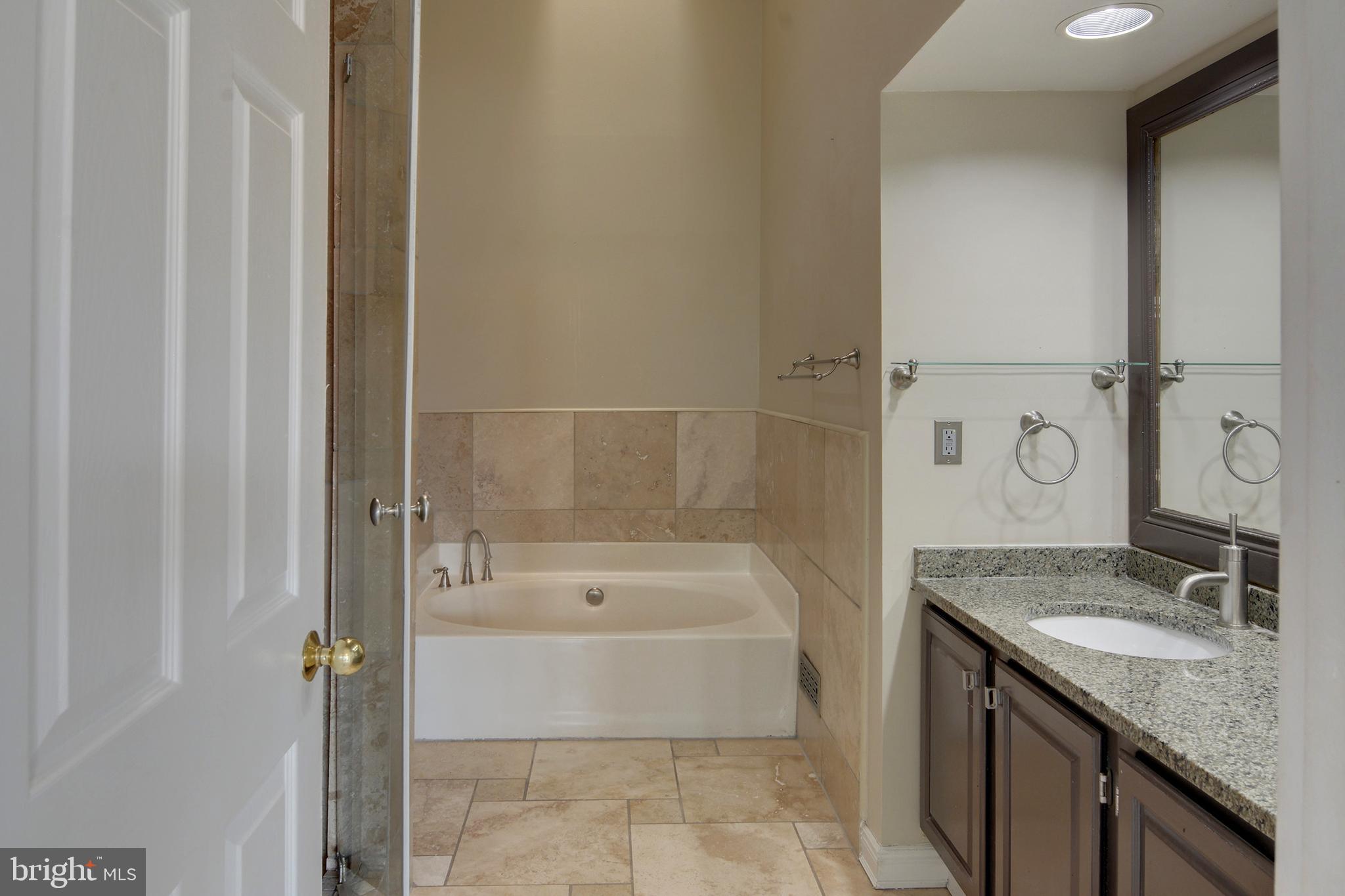 Centreville, Virginia, 20120, United States, 4 Bedrooms Bedrooms, ,3 BathroomsBathrooms,Residential,For Sale,1920404