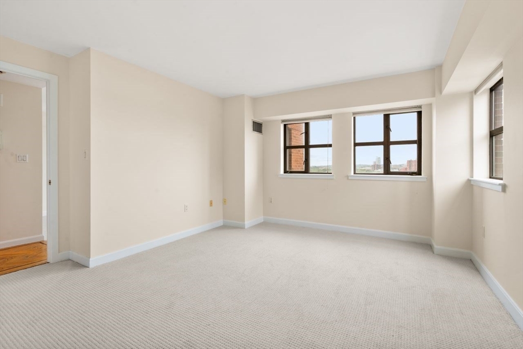 Cambridge, Massachusetts, 02139, United States, 1 Bedroom Bedrooms, ,2 BathroomsBathrooms,Residential,For Sale,1866549