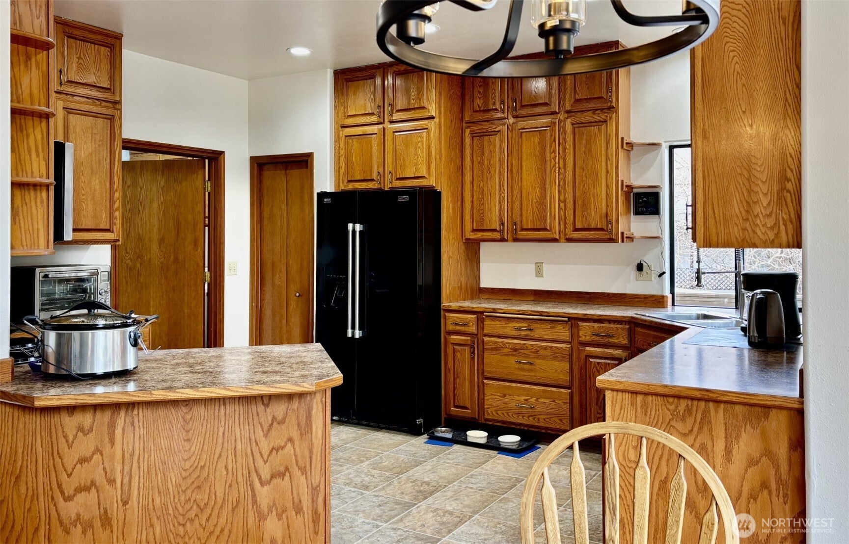 Wenatchee, Washington, 98801, United States, 5 Bedrooms Bedrooms, ,4 BathroomsBathrooms,Residential,For Sale,1723566