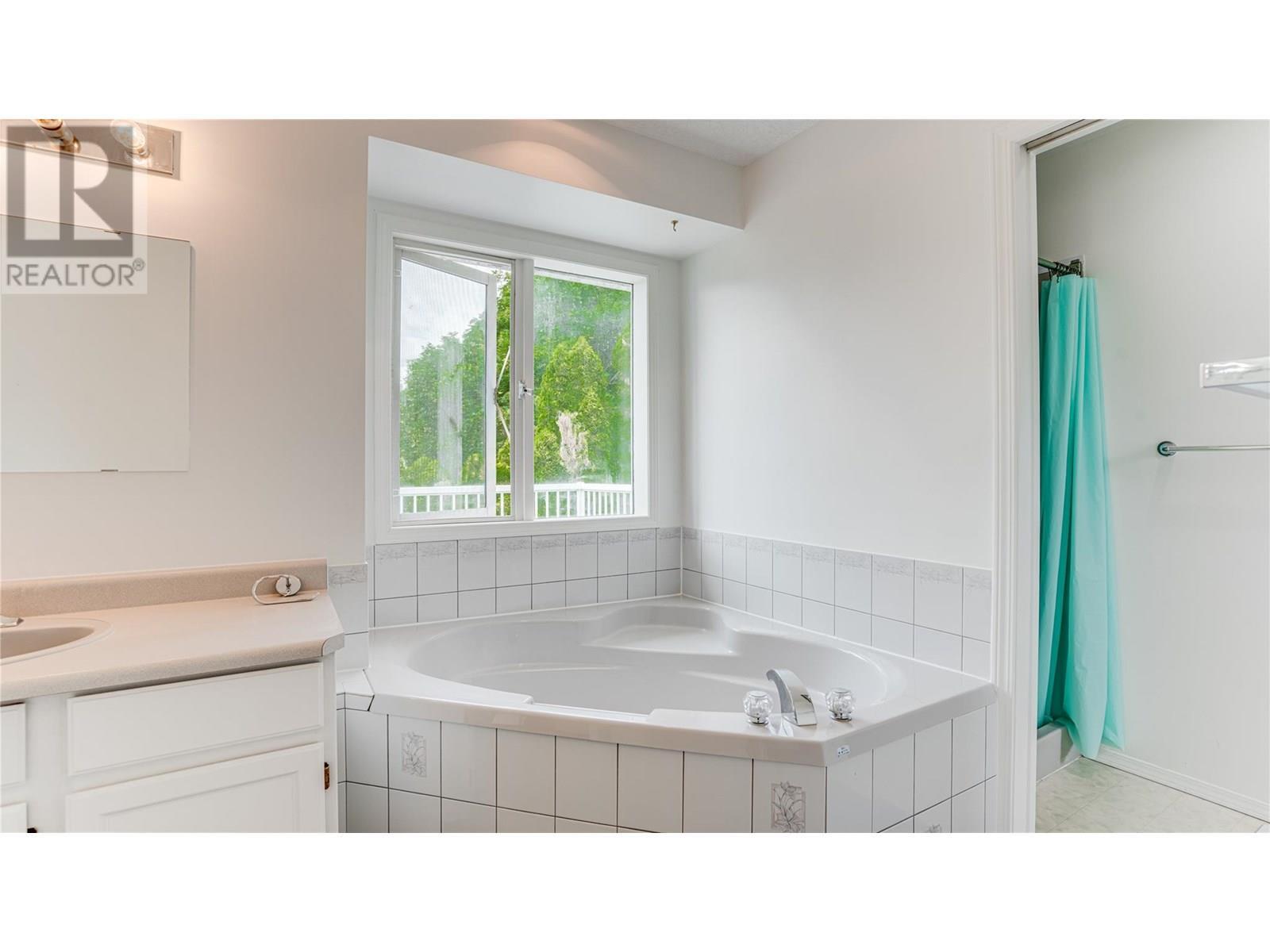 LUMBY, British Columbia, V0E 2G5, CA, 3 Bedrooms Bedrooms, ,2 BathroomsBathrooms,Residential,For Sale,1906205