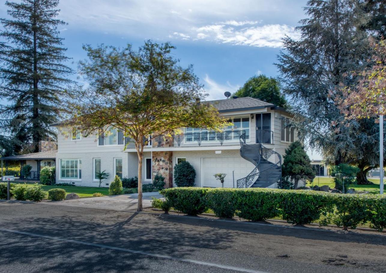 Kerman, California, 93630, United States, 5 Bedrooms Bedrooms, ,3 BathroomsBathrooms,Residential,For Sale,1928392