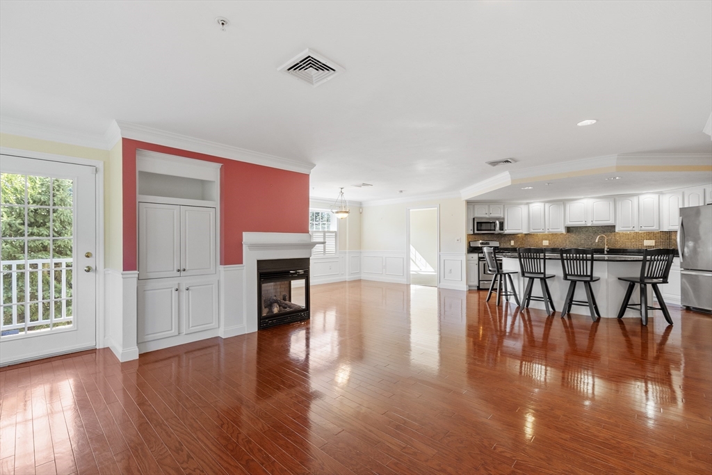 Chelmsford, Massachusetts, 01863, United States, 2 Bedrooms Bedrooms, ,2 BathroomsBathrooms,Residential,For Sale,1939125