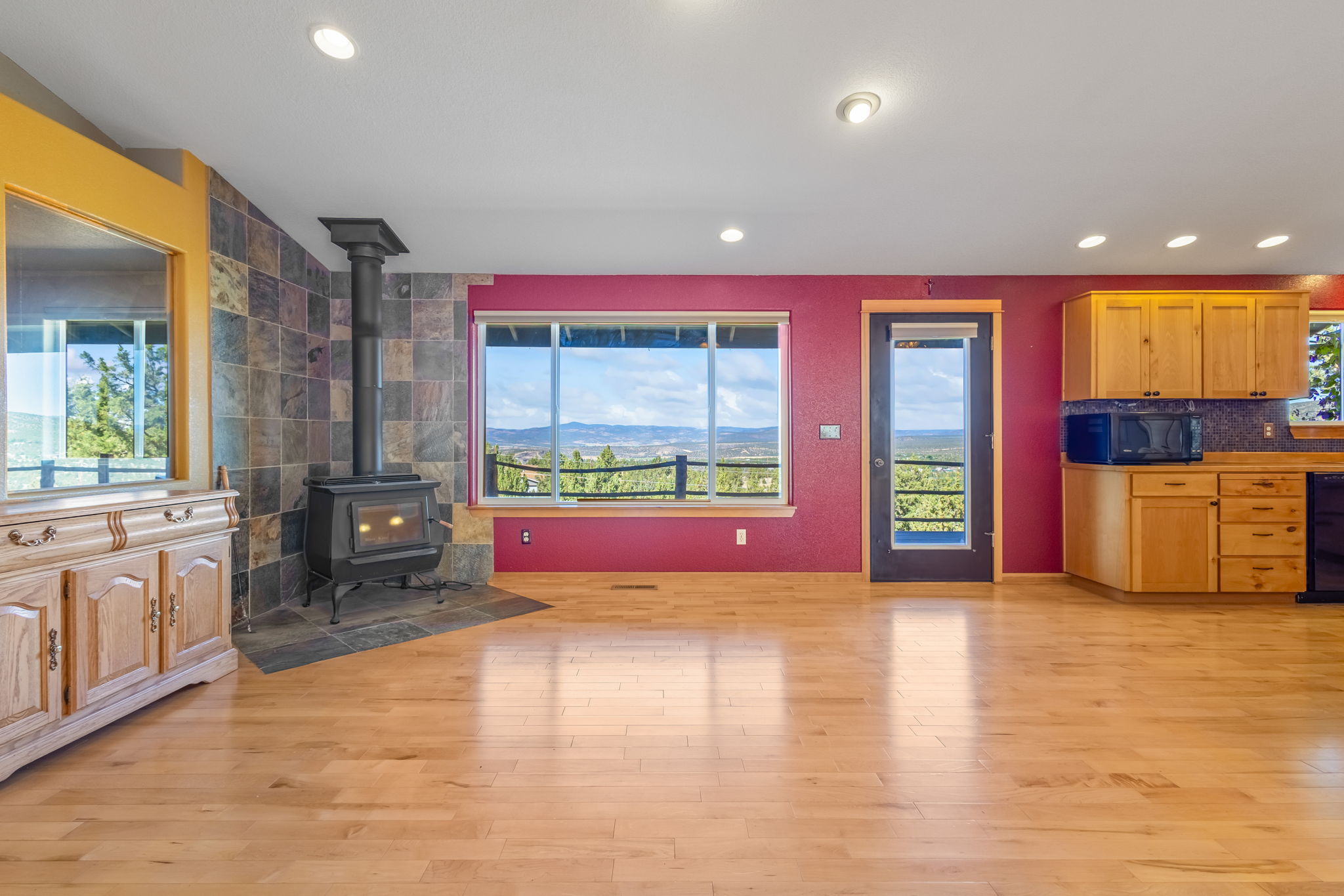 6997 SE Scenic Dr., Prineville, Oregon, 97754, United States, 4 Bedrooms Bedrooms, ,2 BathroomsBathrooms,Residential,For Sale,6997 SE Scenic Dr.,1573189