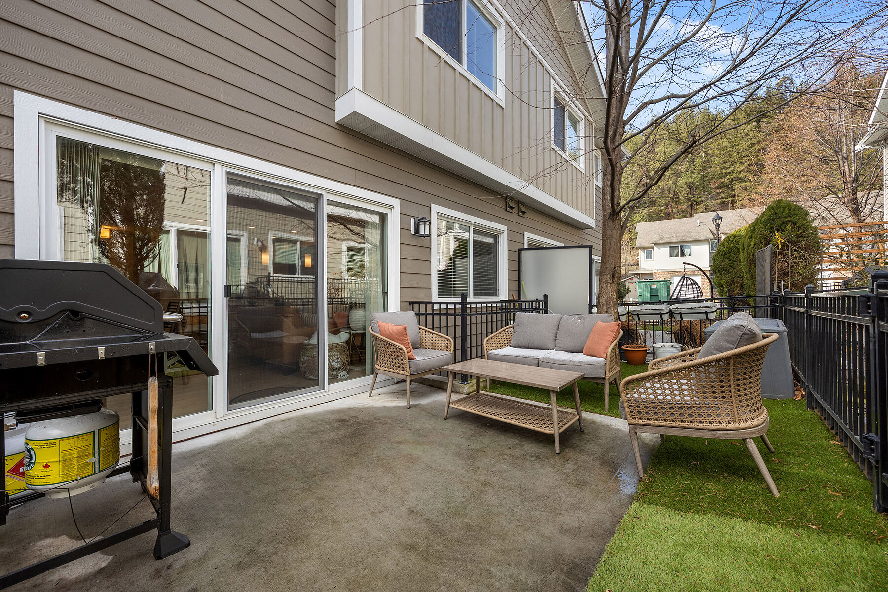  Well Maintained Townhome - 物件實景