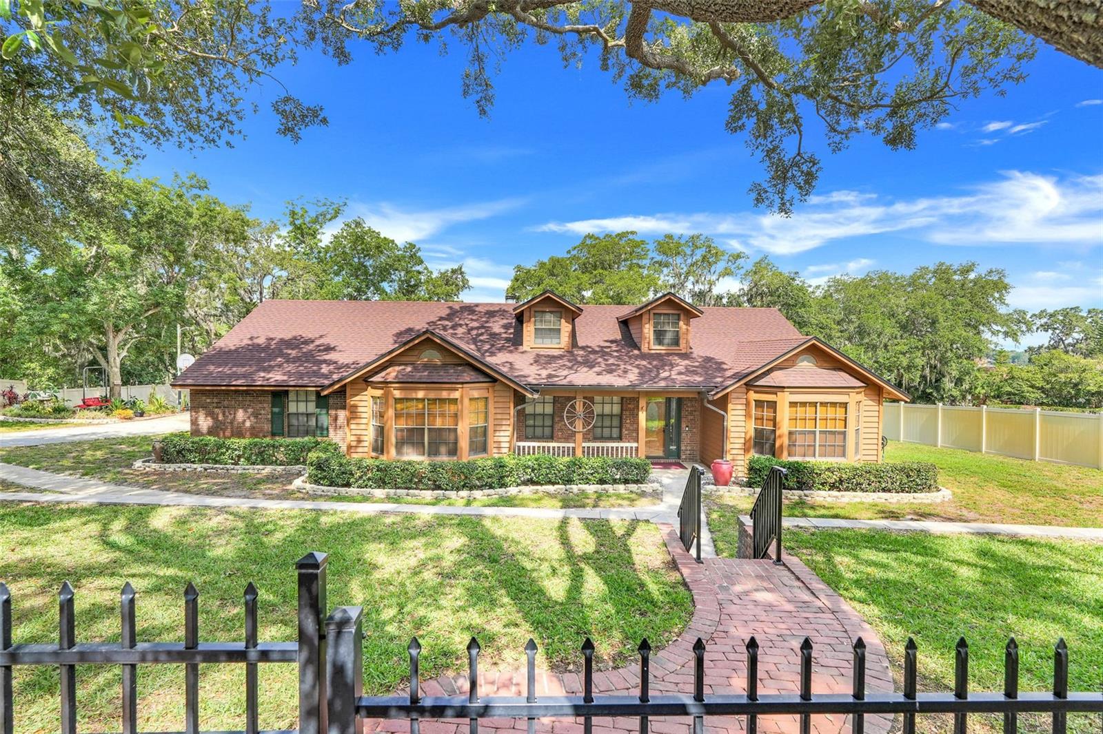 GROVELAND, Florida, 34736, United States, 4 Bedrooms Bedrooms, ,4 BathroomsBathrooms,Residential,For Sale,1695910