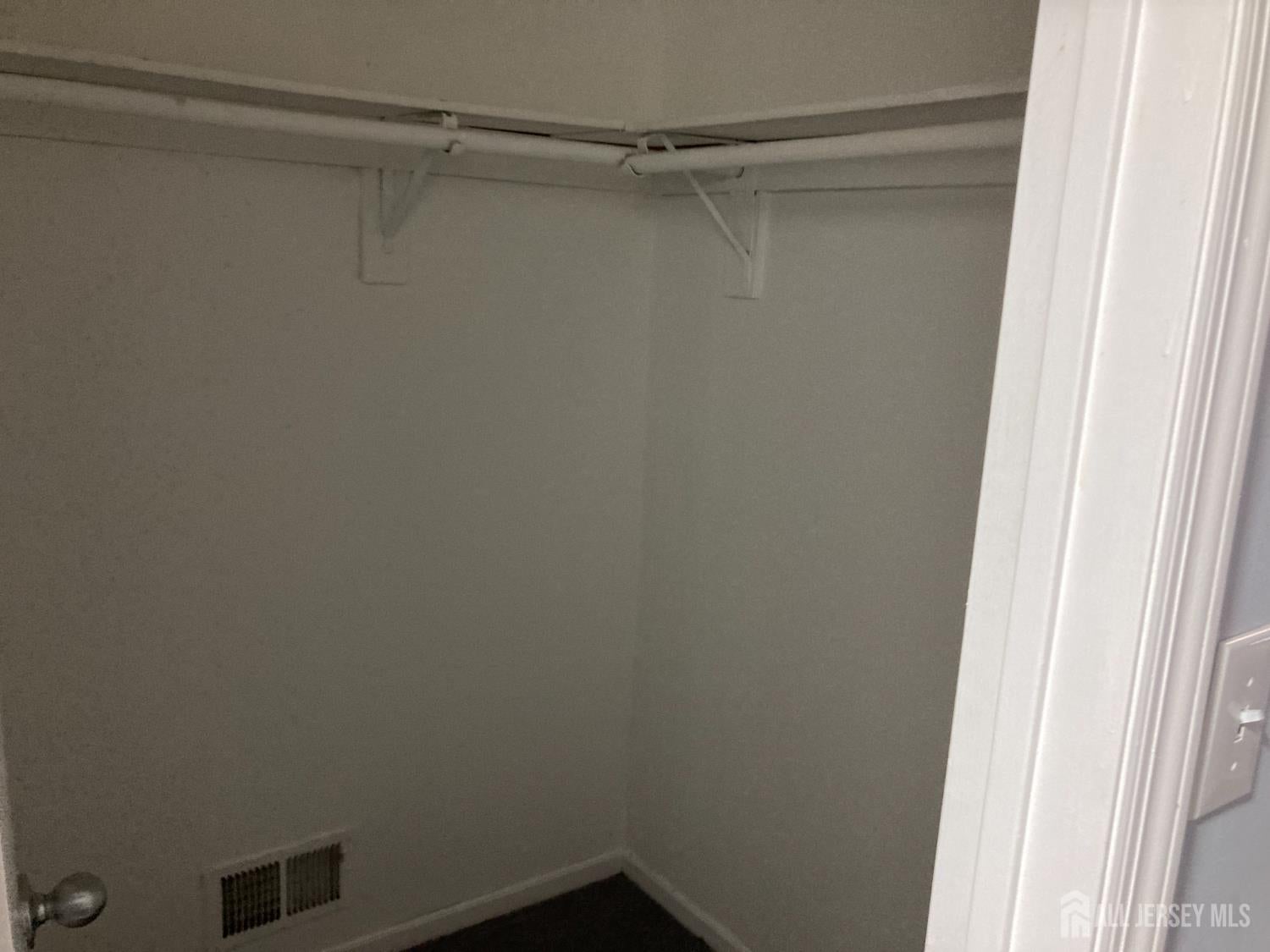 North Brunswick, New Jersey, 08902, United States, 3 Bedrooms Bedrooms, ,2 BathroomsBathrooms,Residential,For Sale,1999515