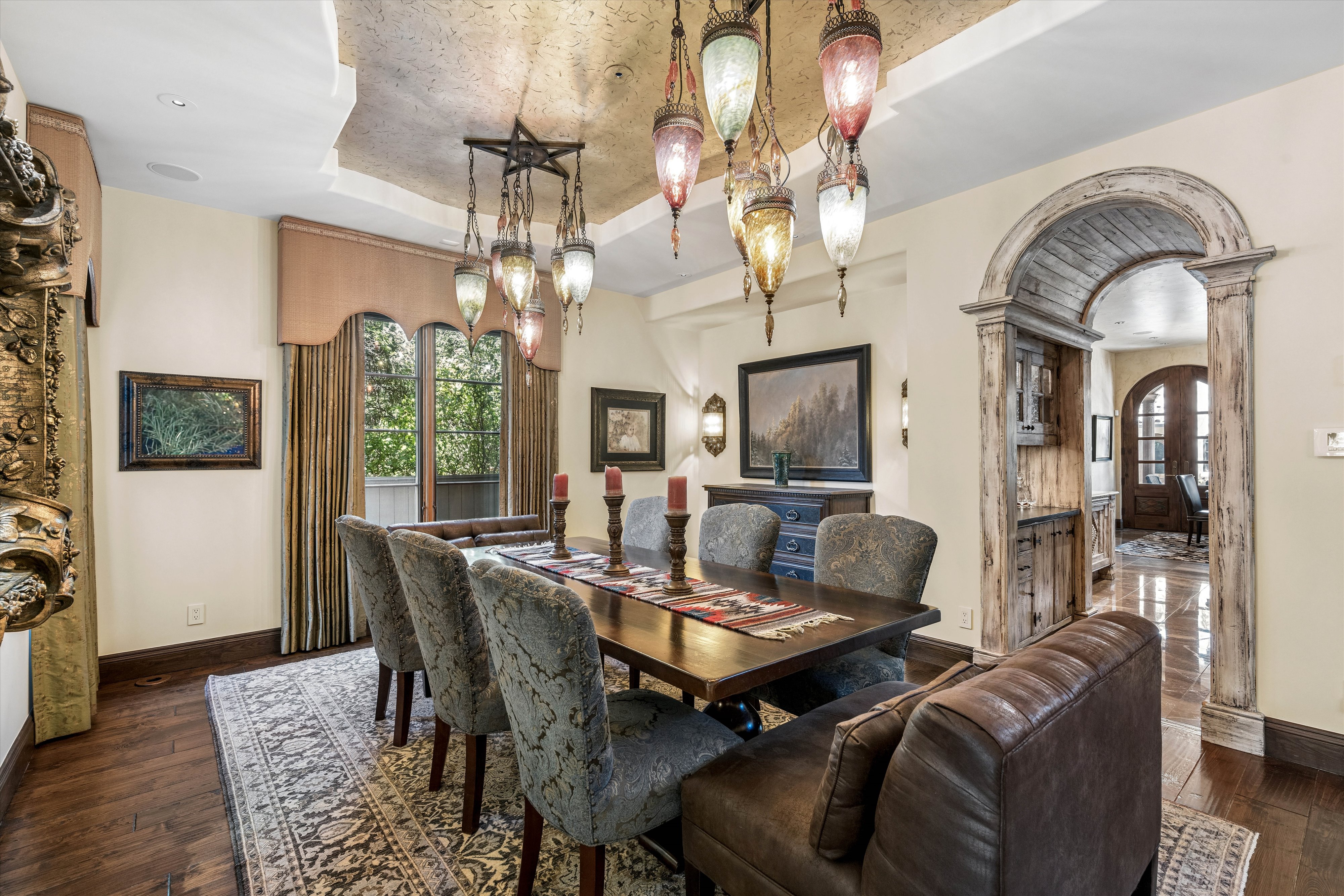  Rare Spanish Colonial Revival Home in One of Observatory Park - 物件實景