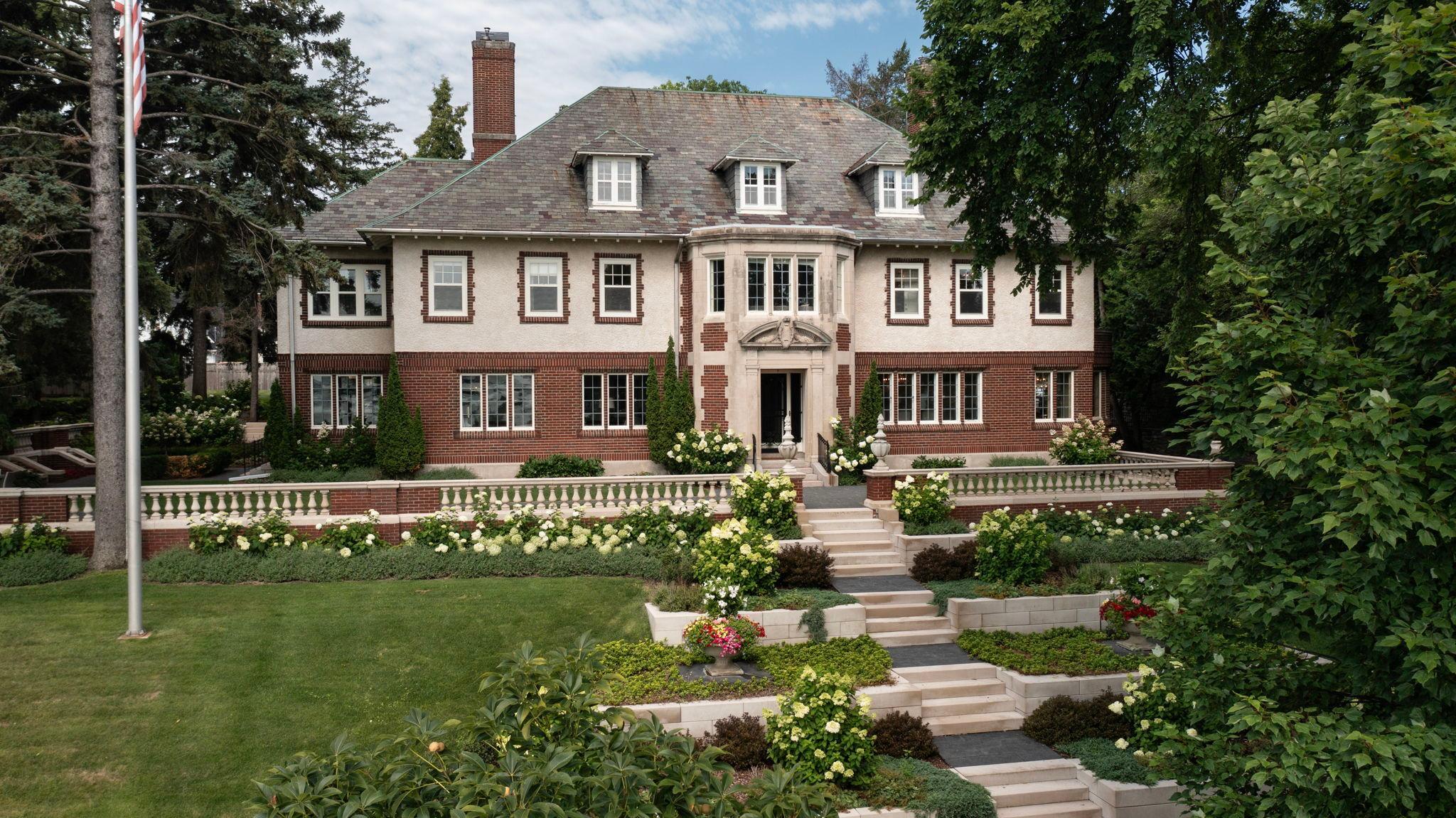 Minneapolis, Minnesota, 55416, United States, 5 Bedrooms Bedrooms, ,4 BathroomsBathrooms,Residential,For Sale,1907666