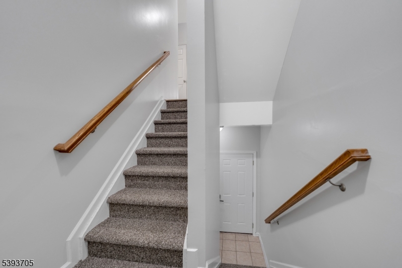 Belleville Twp., New Jersey, 07109, United States, 2 Bedrooms Bedrooms, ,3 BathroomsBathrooms,Residential,For Sale,1971321