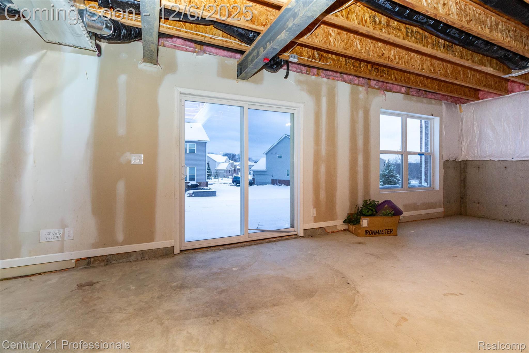 LakeOrion, Michigan, 48360, United States, 4 Bedrooms Bedrooms, ,3 BathroomsBathrooms,Residential,For Sale,2000120