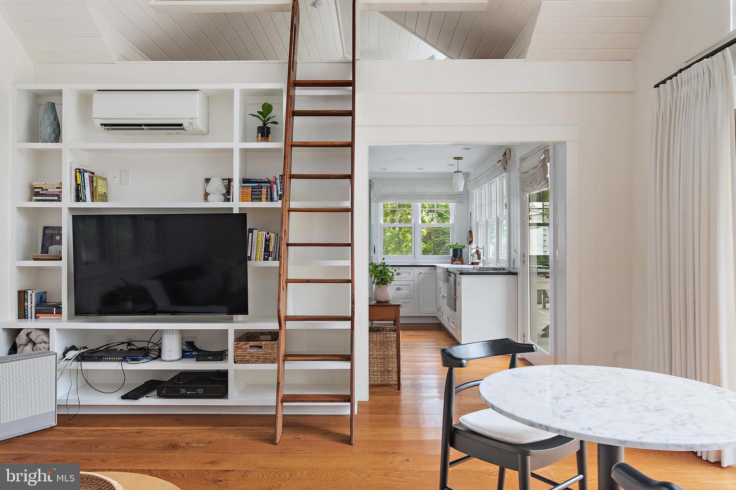 Annapolis, Maryland, 21403, United States, 5 Bedrooms Bedrooms, ,4 BathroomsBathrooms,Residential,For Sale,1895368