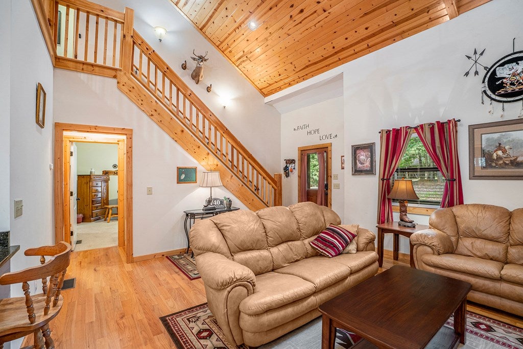 Ellijay, Georgia, 30540, United States, 4 Bedrooms Bedrooms, ,4 BathroomsBathrooms,Residential,For Sale,1858998