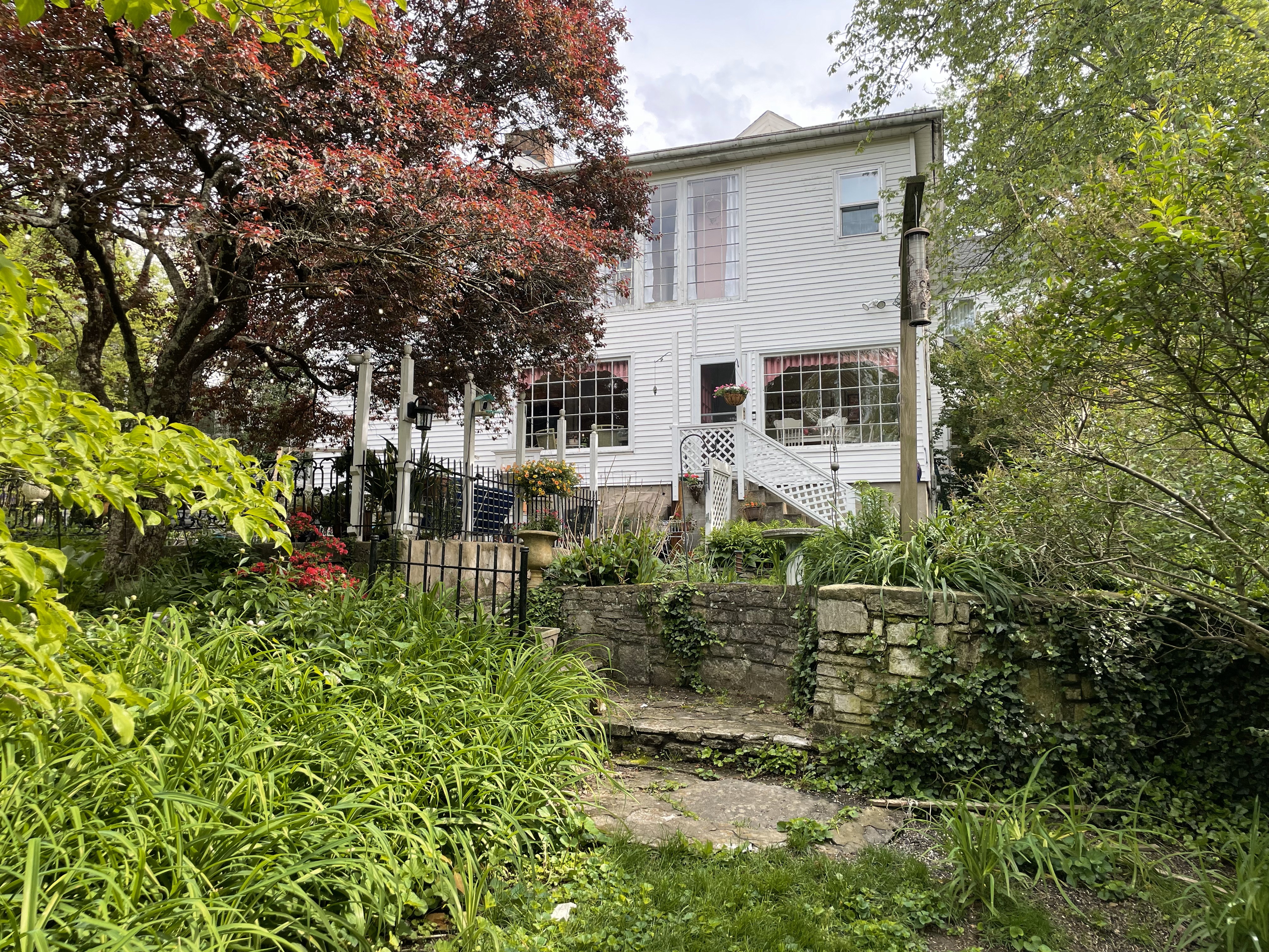 Frankfort, Kentucky, 40601, United States, 5 Bedrooms Bedrooms, ,3 BathroomsBathrooms,Residential,For Sale,1921363