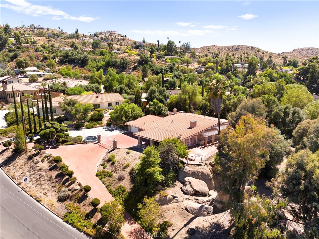 Hemet, California, 92544, United States, 5 Bedrooms Bedrooms, ,4 BathroomsBathrooms,Residential,For Sale,1896645