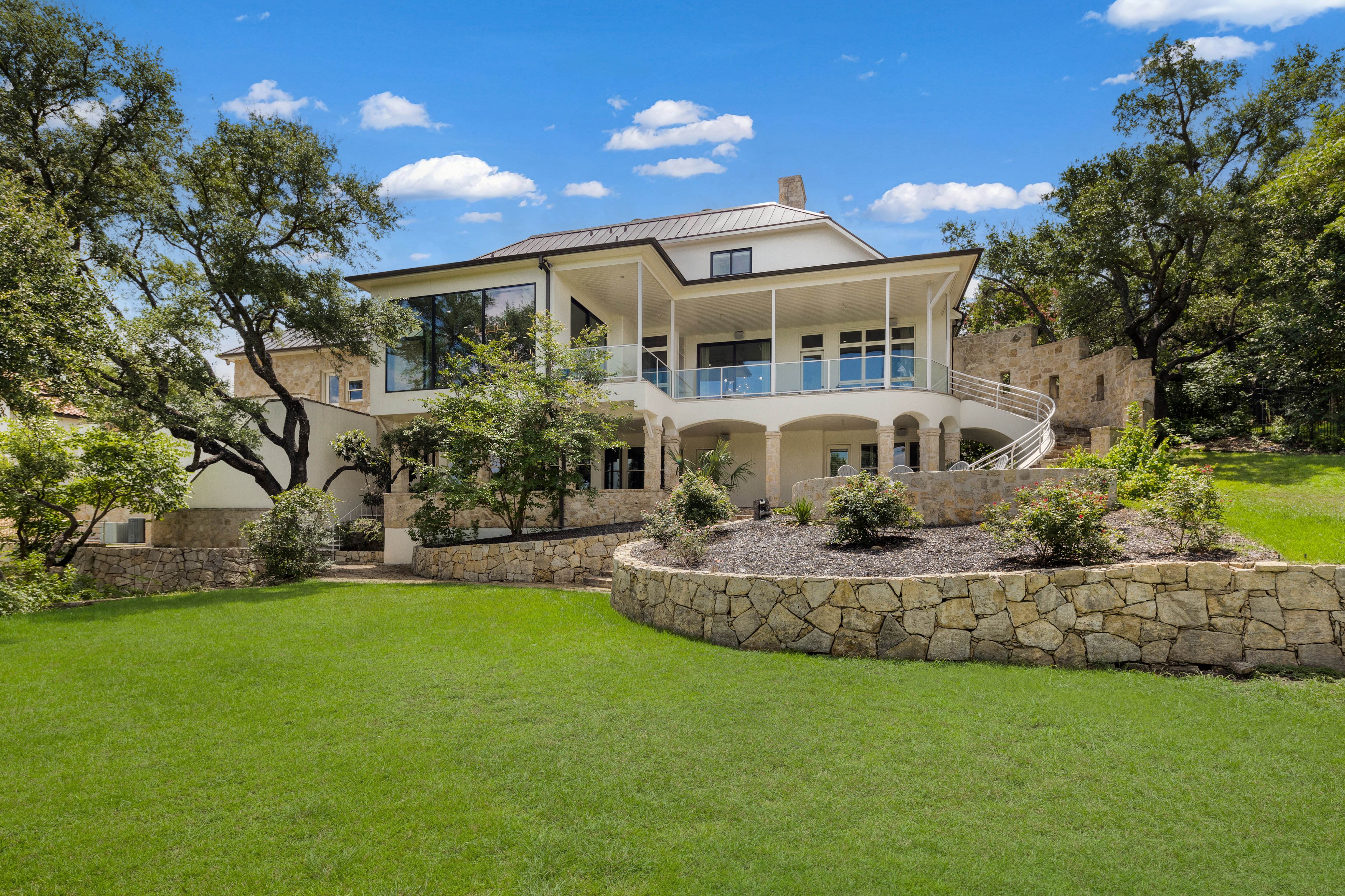  Luxury Living on Nearly an Acre in The Dominion - 物件實景