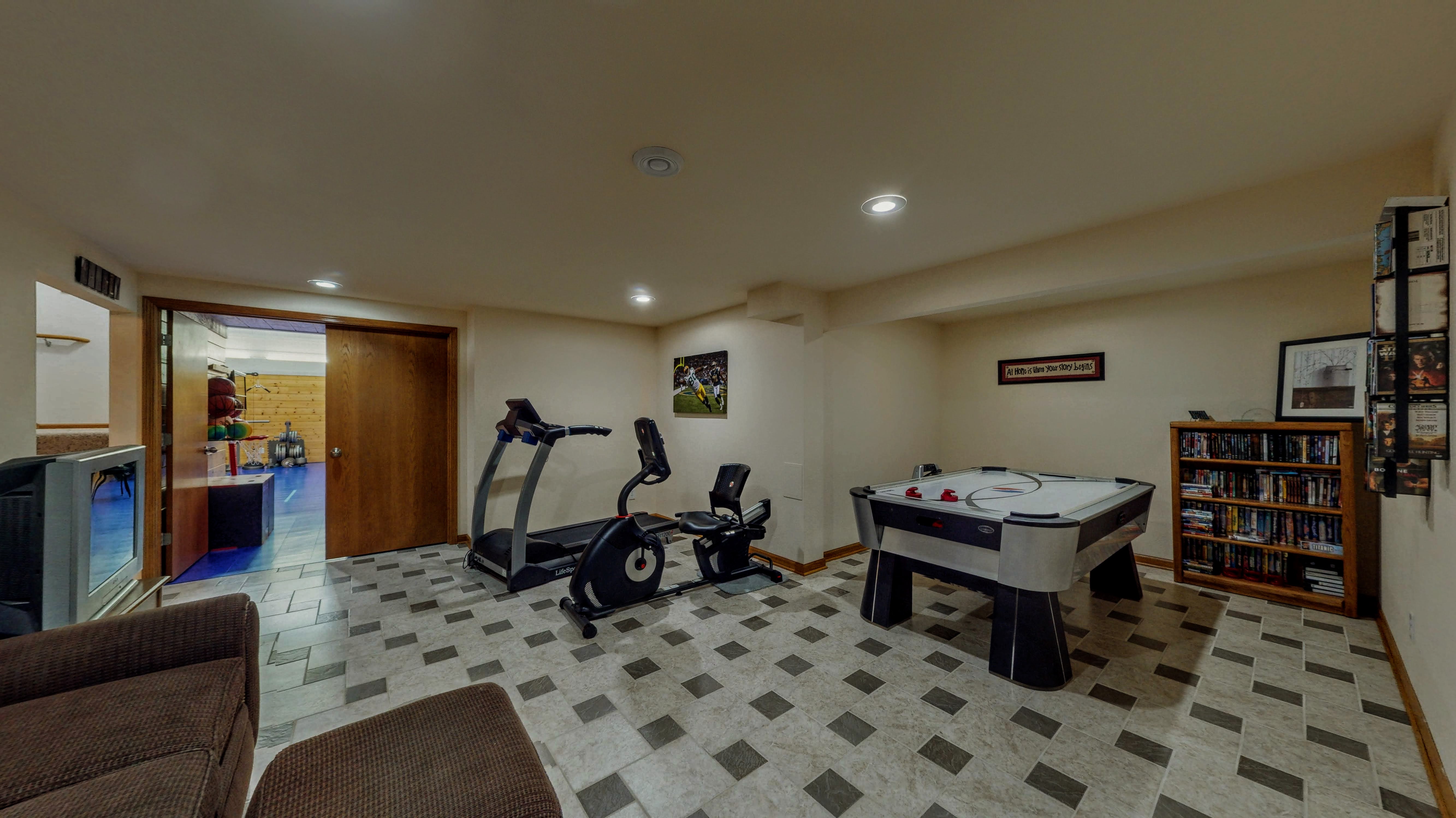 Jefferson, Wisconsin, 53549, United States, 4 Bedrooms Bedrooms, ,4 BathroomsBathrooms,Residential,For Sale,1984363