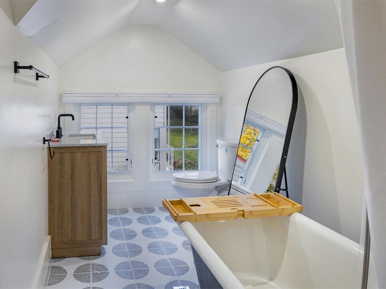 Burlington, Vermont, 05401, United States, ,Residential,For Sale,1951087