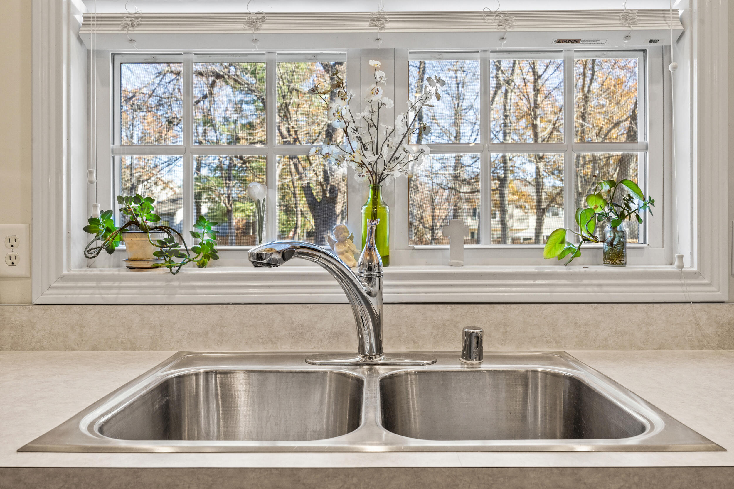 Lexington, Kentucky, 40503, United States, 2 Bedrooms Bedrooms, ,2 BathroomsBathrooms,Residential,For Sale,1995955