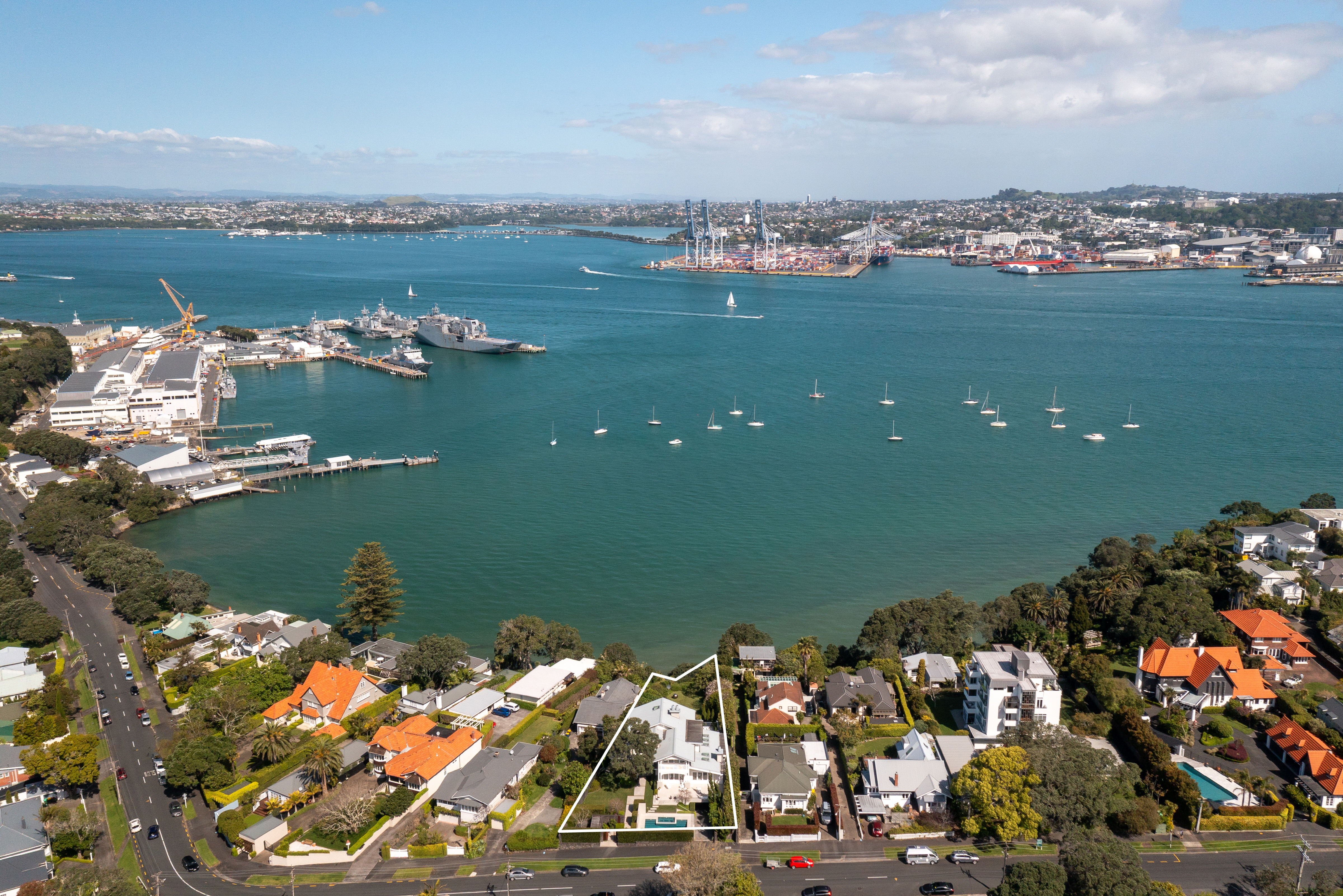  A Landmark Waterfront Estate - 物件實景