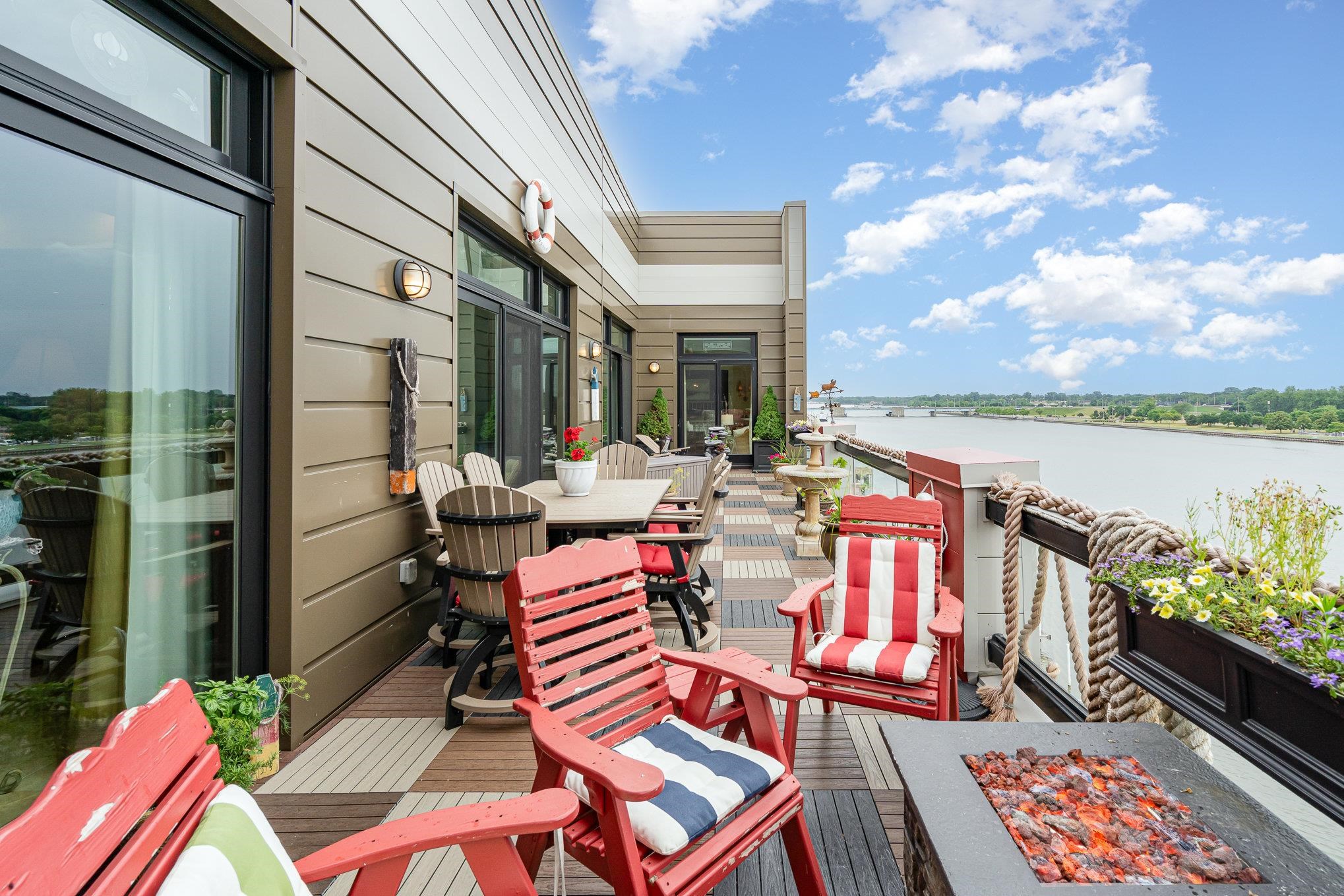 Bay City, Michigan, 48707, United States, 4 Bedrooms Bedrooms, ,5 BathroomsBathrooms,Residential,For Sale,2005481