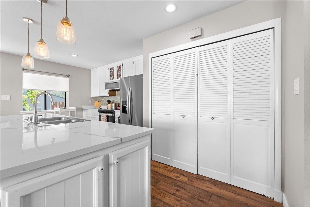 Rescue, California, 95672, United States, 3 Bedrooms Bedrooms, ,2 BathroomsBathrooms,Residential,For Sale,1976417