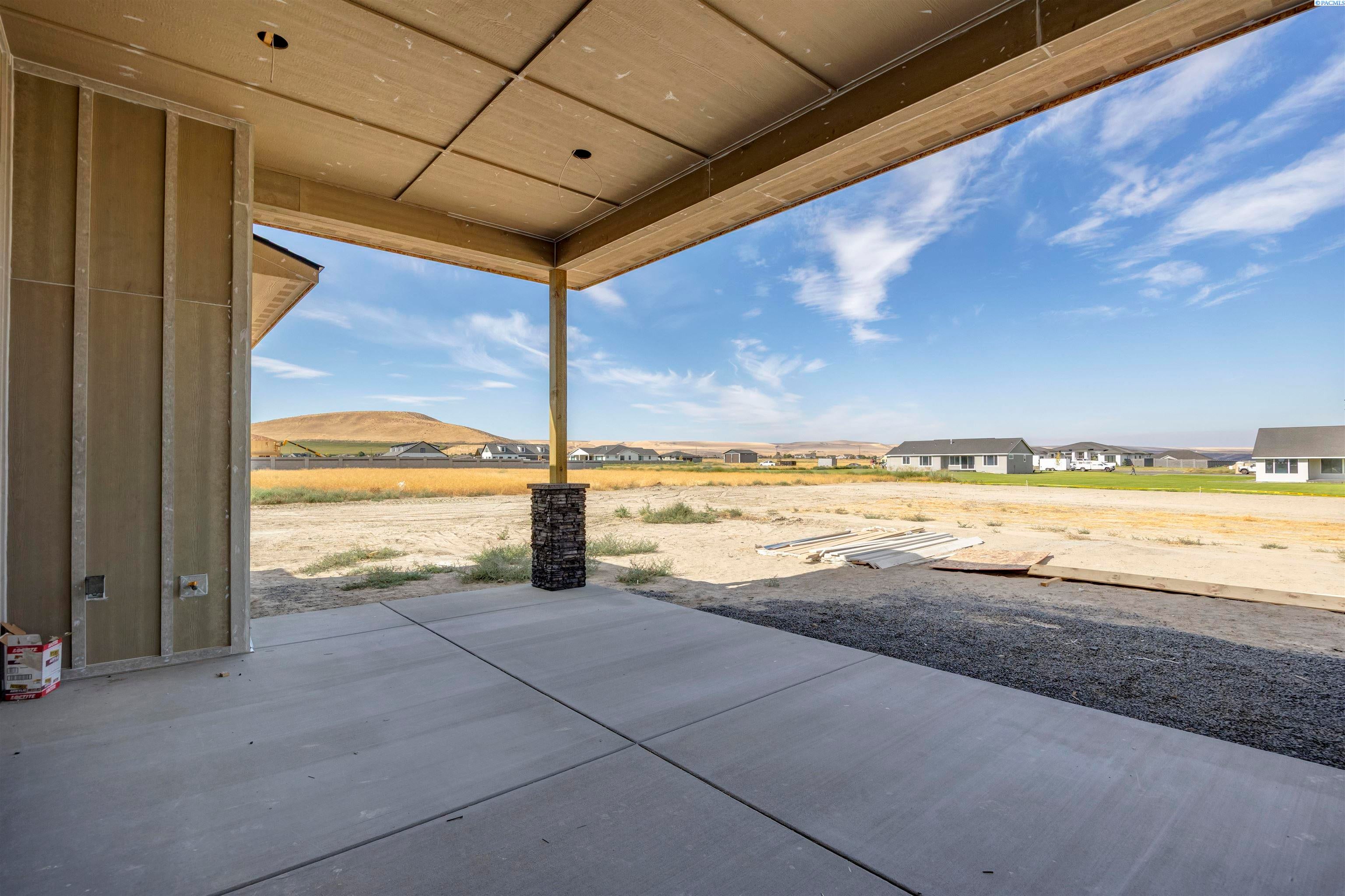 Kennewick, Washington, 99338, United States, 4 Bedrooms Bedrooms, ,3 BathroomsBathrooms,Residential,For Sale,1835478