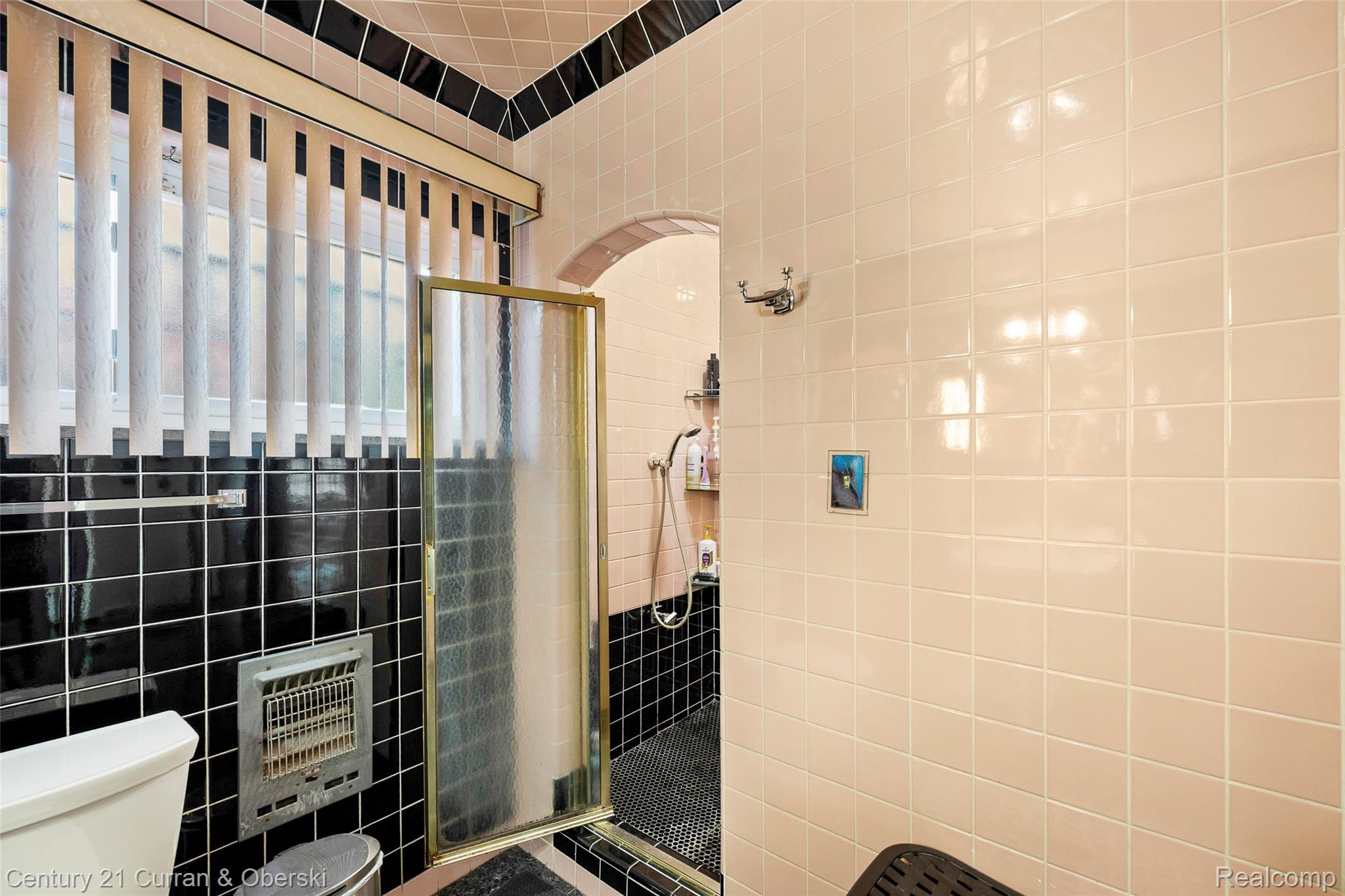 Dearborn, Michigan, 48126, United States, 3 Bedrooms Bedrooms, ,4 BathroomsBathrooms,Residential,For Sale,1979682