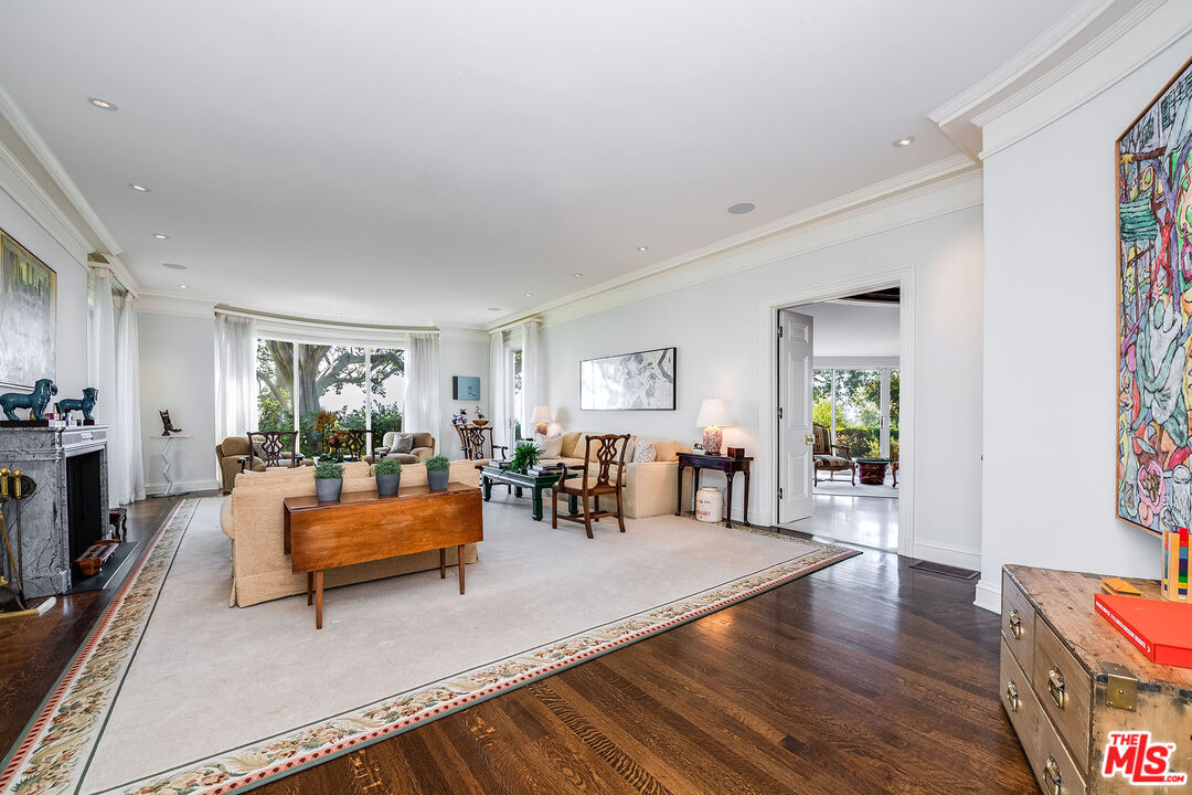 Los Angeles, California, 90077, United States, 7 Bedrooms Bedrooms, ,6 BathroomsBathrooms,Residential,For Sale,1819954