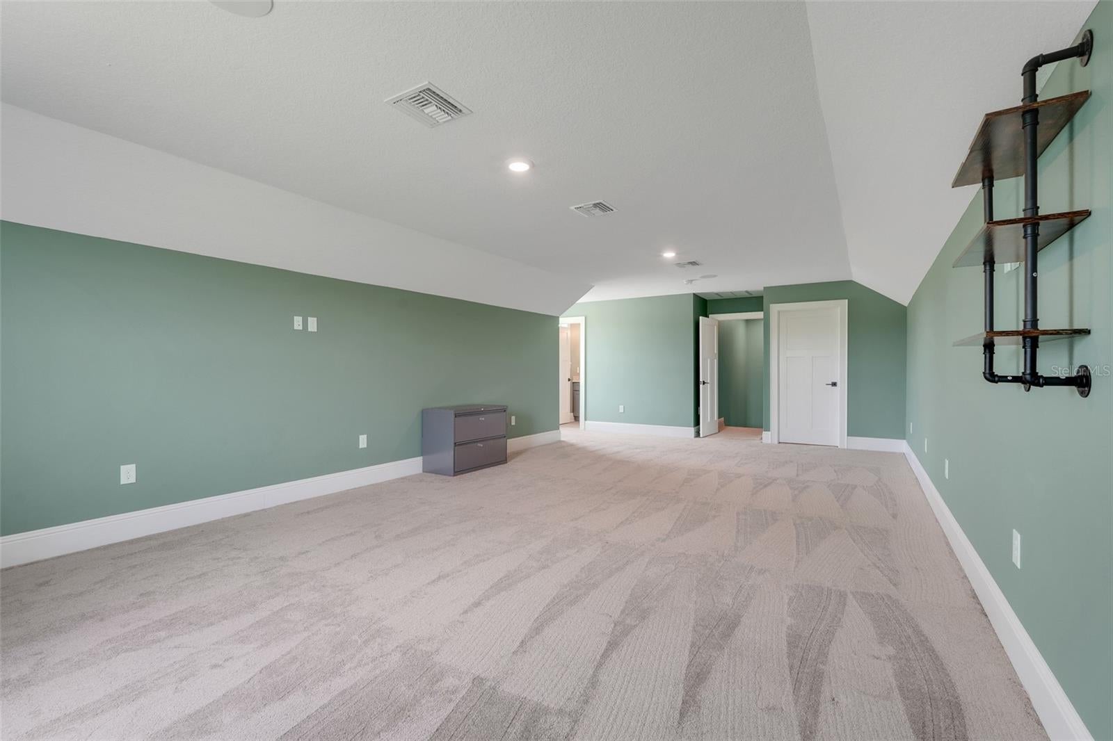 GROVELAND, Florida, 34736, United States, 4 Bedrooms Bedrooms, ,5 BathroomsBathrooms,Residential,For Sale,1792752