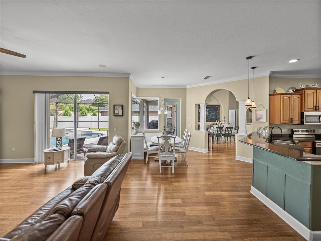 Lakeland, Florida, 33812, United States, 4 Bedrooms Bedrooms, ,3 BathroomsBathrooms,Residential,For Sale,1898596