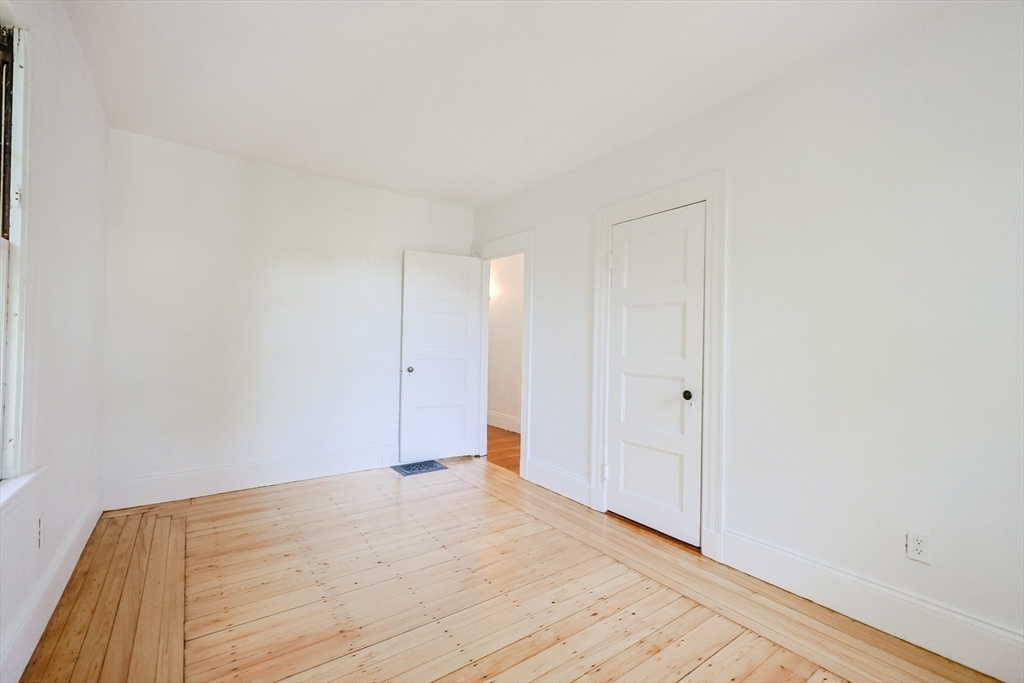 Newton, Massachusetts, 02465, United States, 5 Bedrooms Bedrooms, ,3 BathroomsBathrooms,Residential,For Sale,1939012