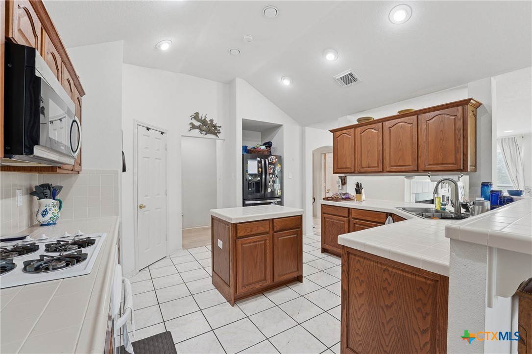 Seguin, Texas, 78155, United States, 5 Bedrooms Bedrooms, ,3 BathroomsBathrooms,Residential,For Sale,2049422