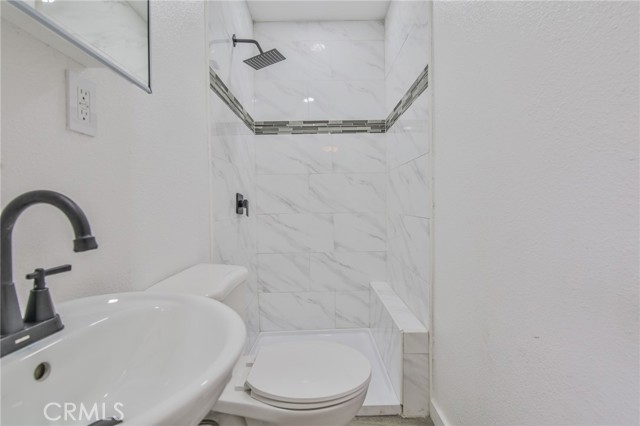 Los Angeles, California, 90002, United States, 3 Bedrooms Bedrooms, ,1 BathroomBathrooms,Residential,For Sale,1937405