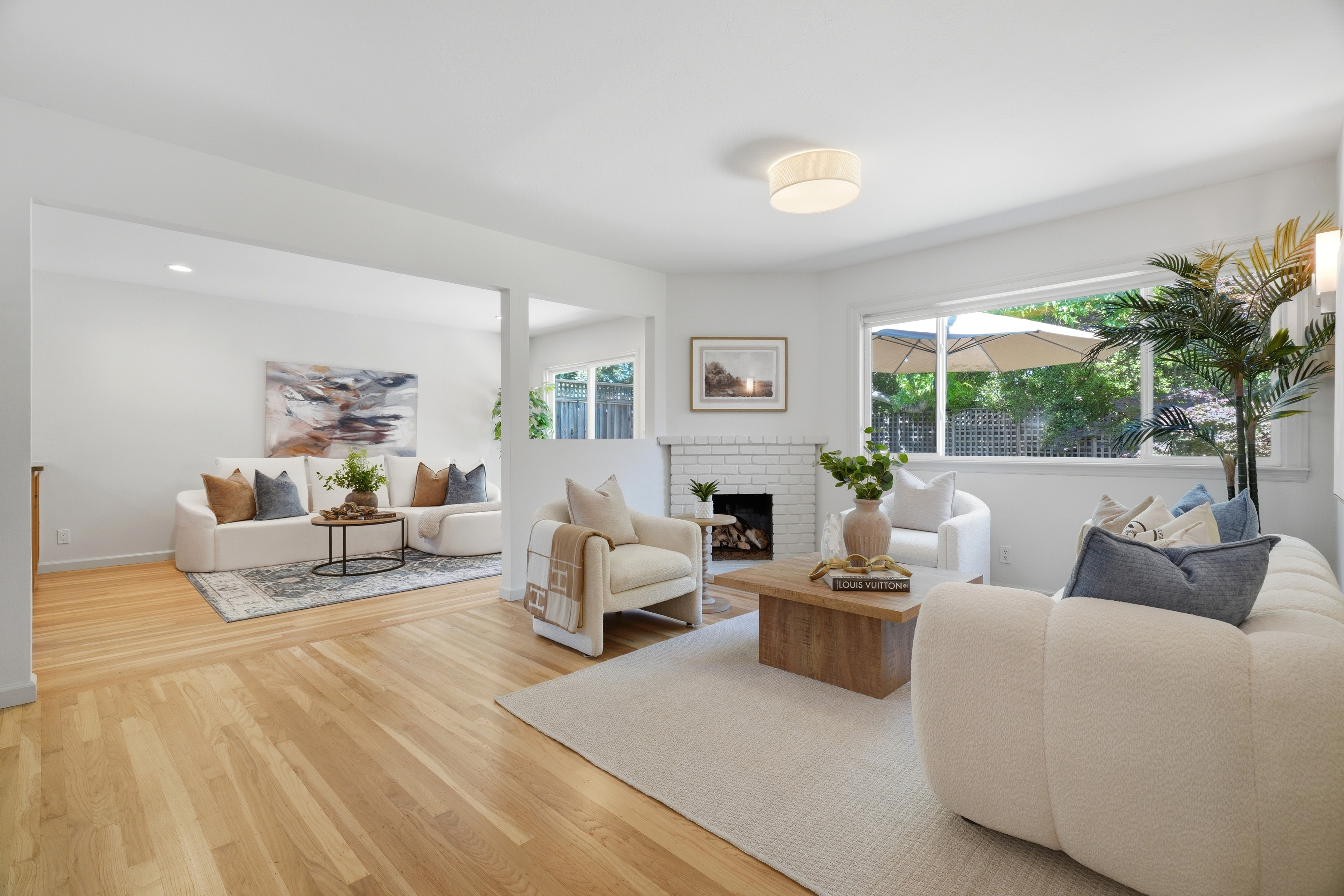  Private, Stylishly Updated Home in Prime Cambrian Location - 物件實景