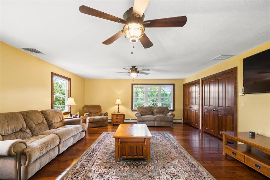 Ludlow, Massachusetts, 01056, United States, 3 Bedrooms Bedrooms, ,2 BathroomsBathrooms,Residential,For Sale,1974987